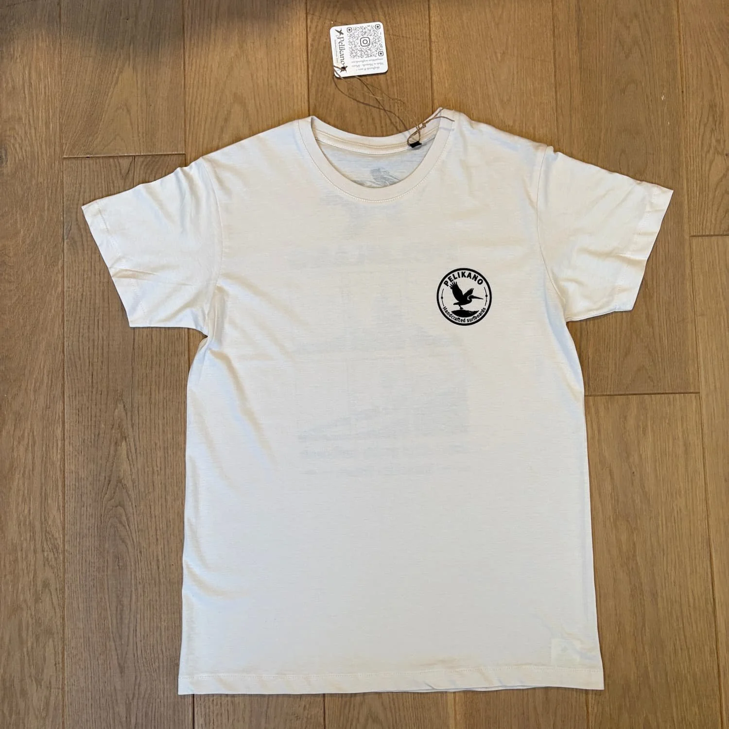 T-shirt collection bonne mere Pelikano_Blanc_casse_1.jpg