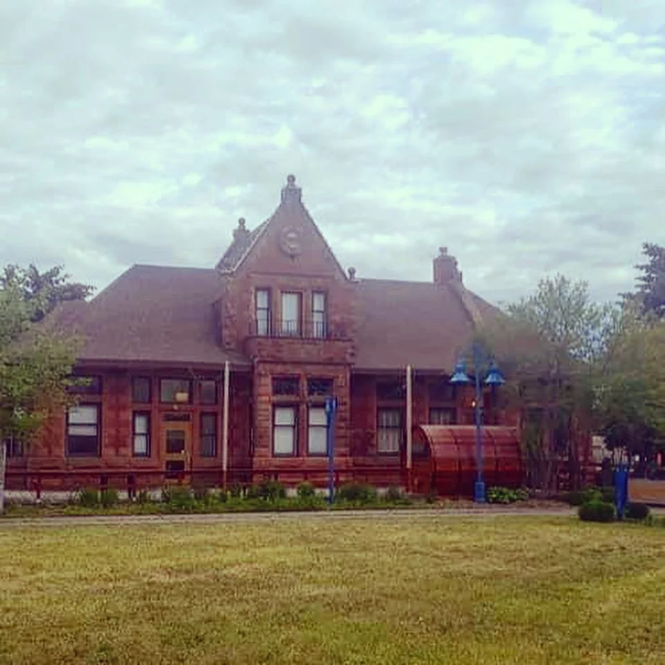 You can't beat the #views and #amenities we have to offer at #EndionStationInn! Book your adventure to Duluth today at endioninn.com/book-now.
&bull;
&bull;
&bull;
#EndionStation #DestinationDuluth #VisitDuluth #DuluthMN #Duluth #ExploreMN #StayInDul