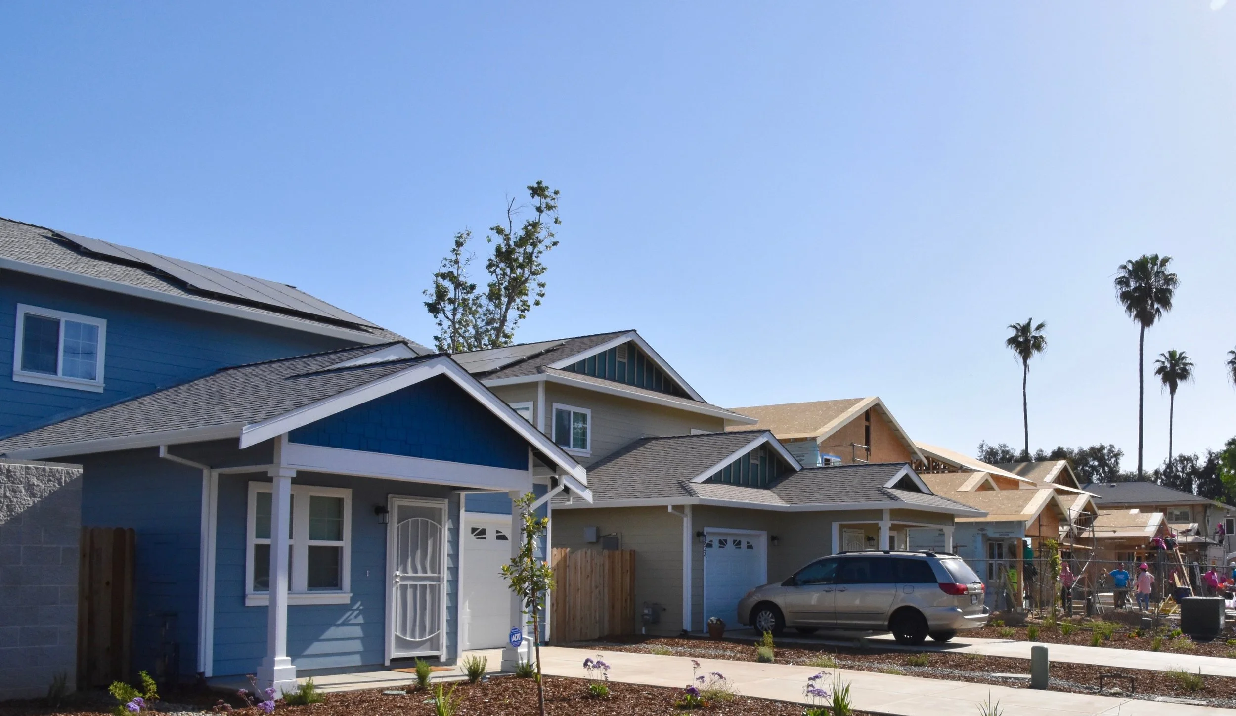 Sacramento Chapter of Habitat for Humanity awards “Hammie” to Porter Scott