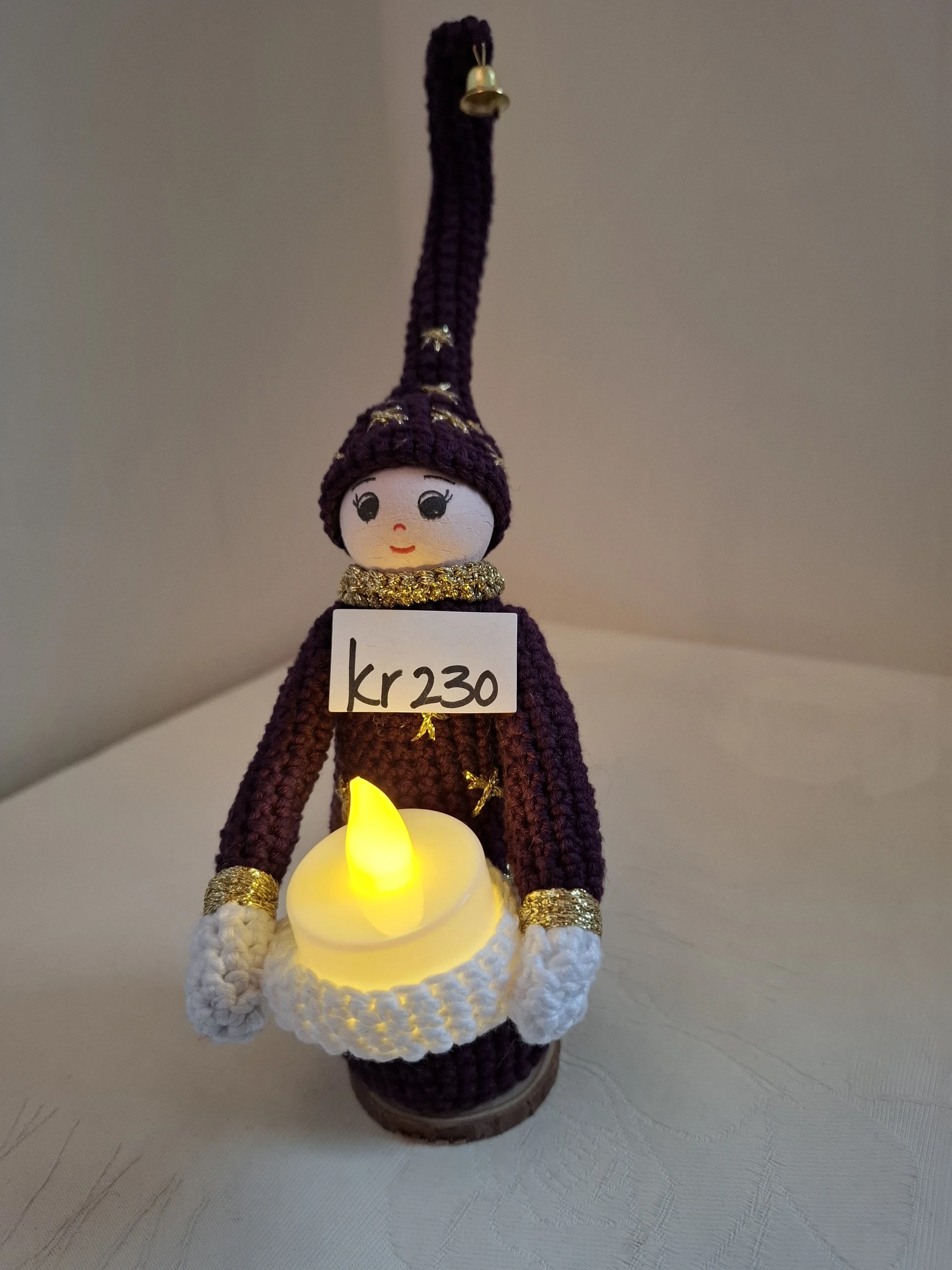 10248 | Solgt | [treplate i bunn, ikke kosedyr]