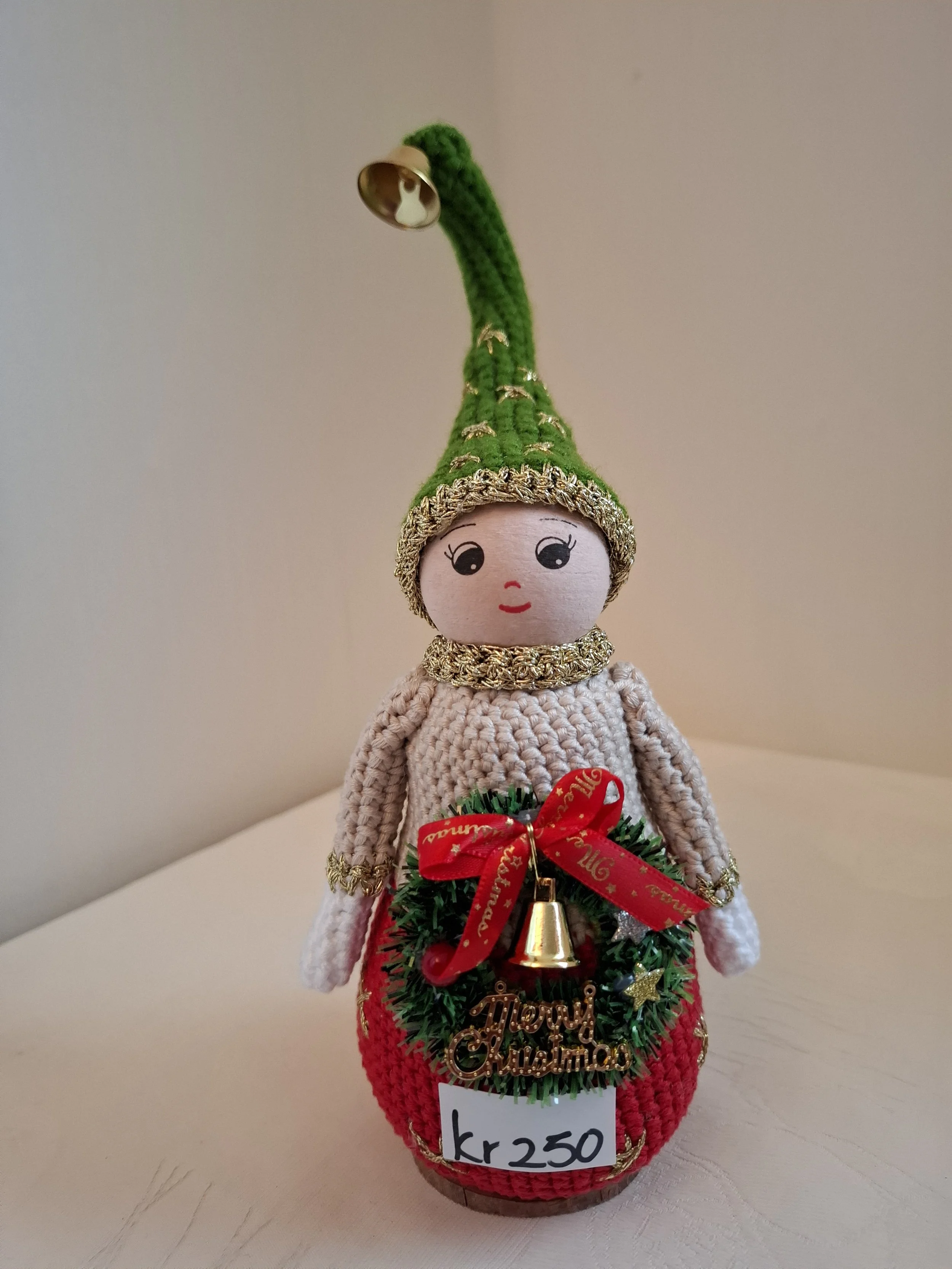 10246 [treplate i bunn, ikke kosedyr]