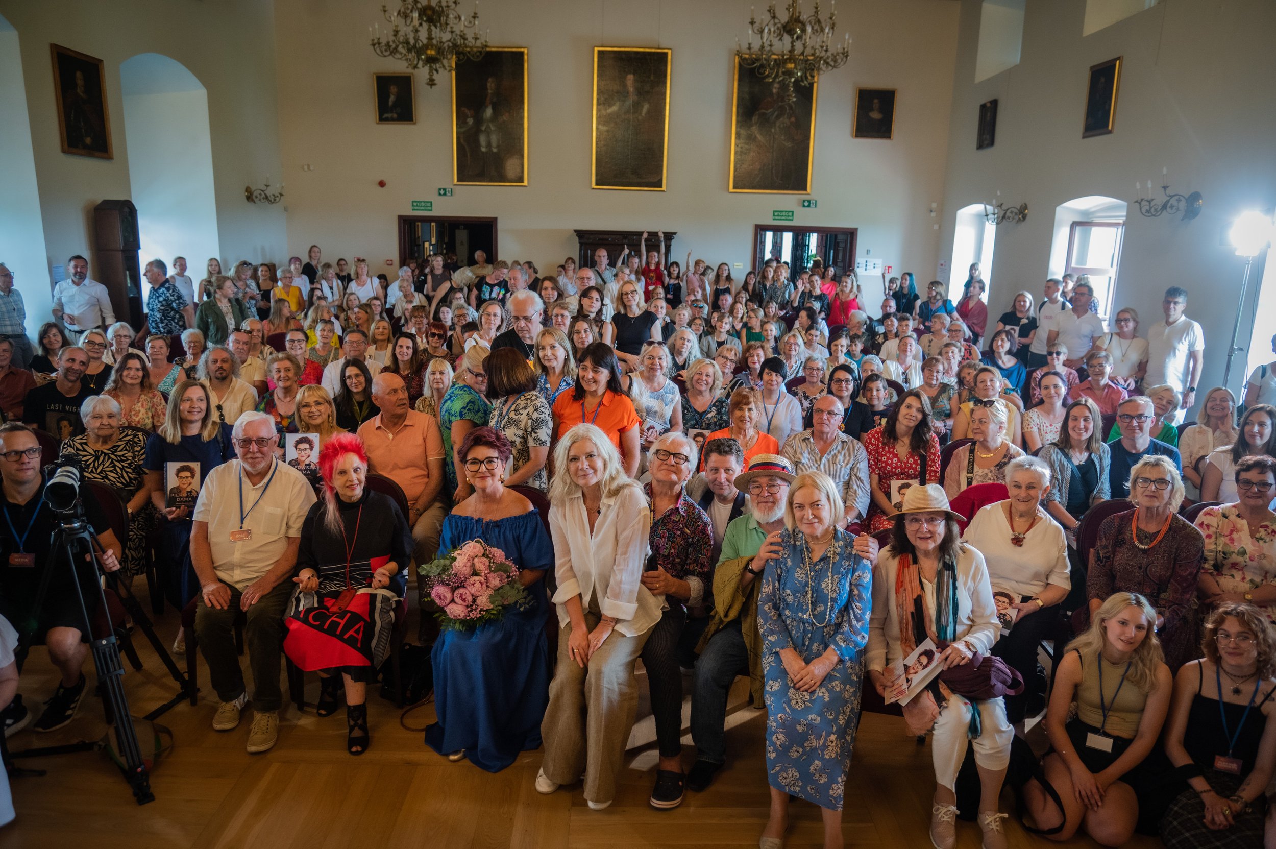 SALA_SPOT Z J_KWASNIEWSKĄ.jpg