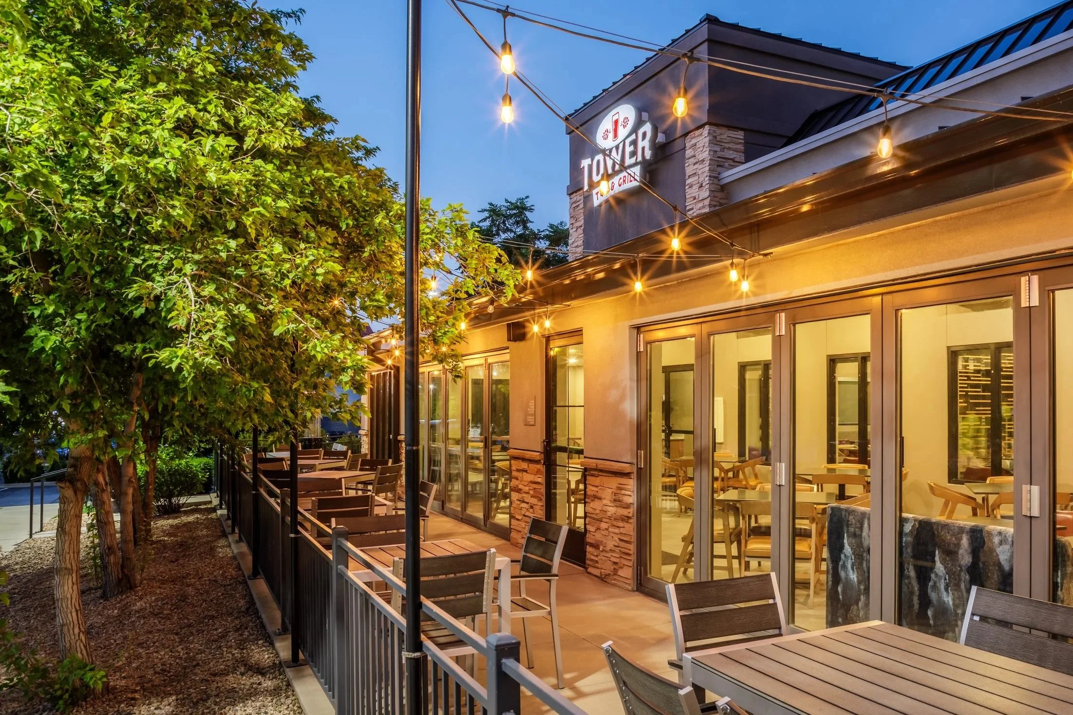 DoubleTree+Denver+Airport+TTG+Patio-revised.jpg