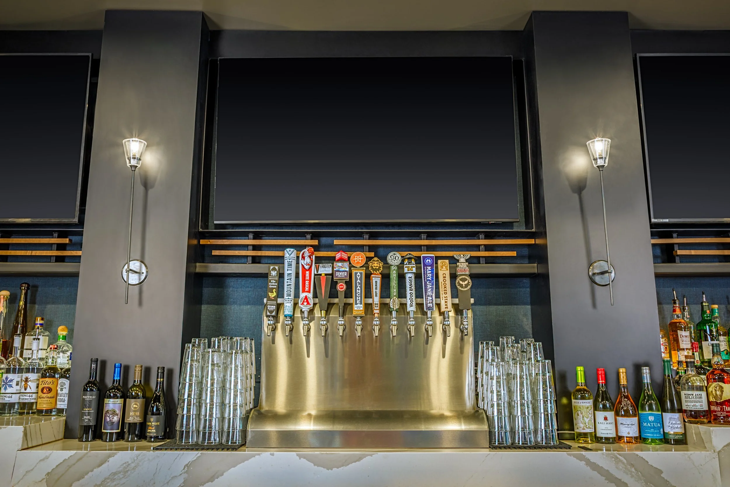DoubleTree Denver Airport Beverage-Tap.jpg