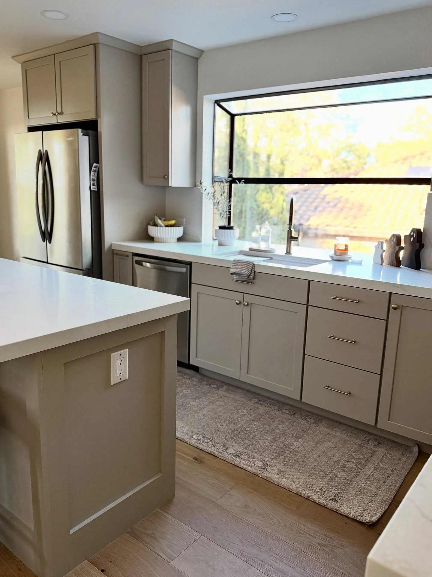 From Outdated to Elevated! ⬆️

Our customer wanted to replace their old cabinets with something clean, fresh, and modern &mdash; and these custom cabinets made all the difference. 🤍 They also added a cabinet and floating shelves  for more storage to