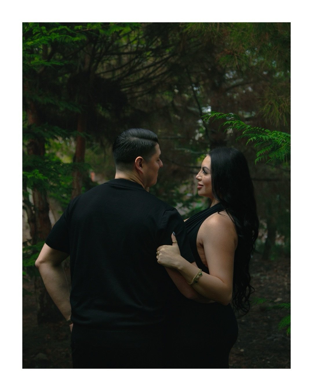 A perfect Summer afternoon with Jacqueline &amp; David in Downtown San Juan Capistrano 🌳☀️ #californiaphotographer #bayareaphotographer #sfphotographer #couplesession