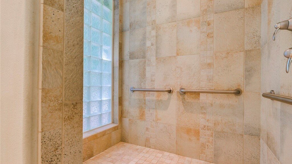Kala Point Custom Home (22).jpg