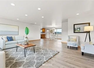LIvingroom open floor plan at 12112 Roosevelt Rd, Snohomish, WA 98290