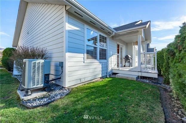 Yard area and porch at 104 Quail Lane Cashmere WA 98815