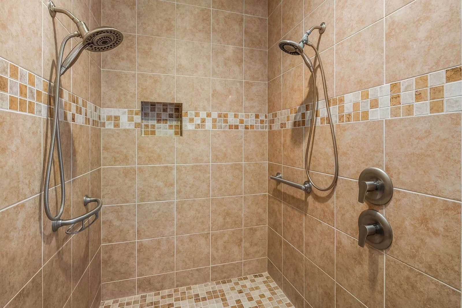 5041 240th Place SE Sammamish - Barry Long (21).jpg