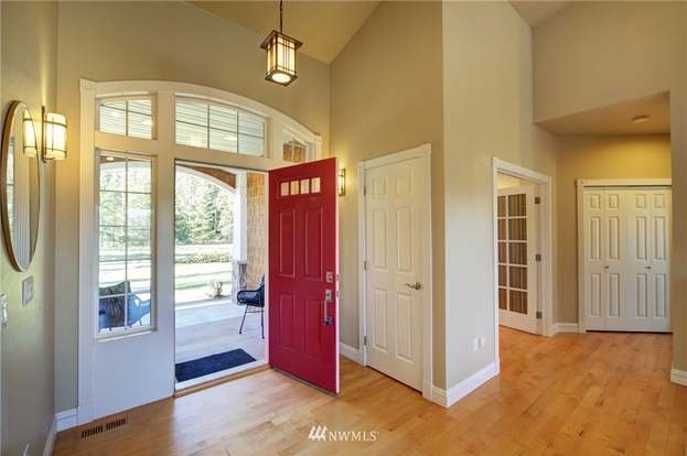 Front entrance with hardwood floors and level entry at 2125 118 