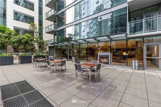 Courtyard with seating at 820 Blanchard St Seattle WA 98121