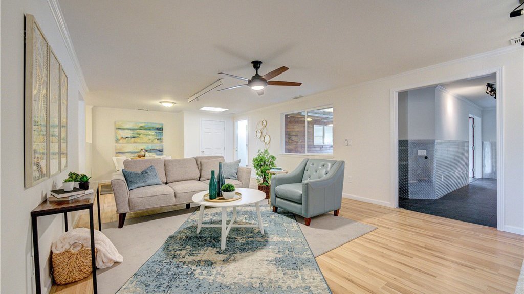 1405 Lake View Avenue - Snohomish, WA (10).jpg