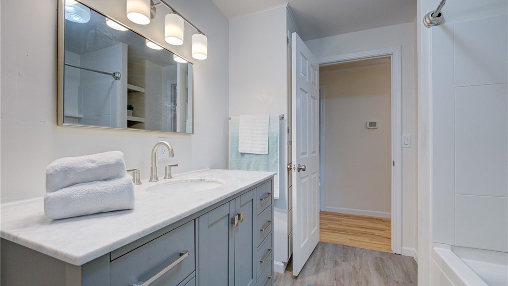 1405 Lake View Avenue - Snohomish, WA (20).jpg
