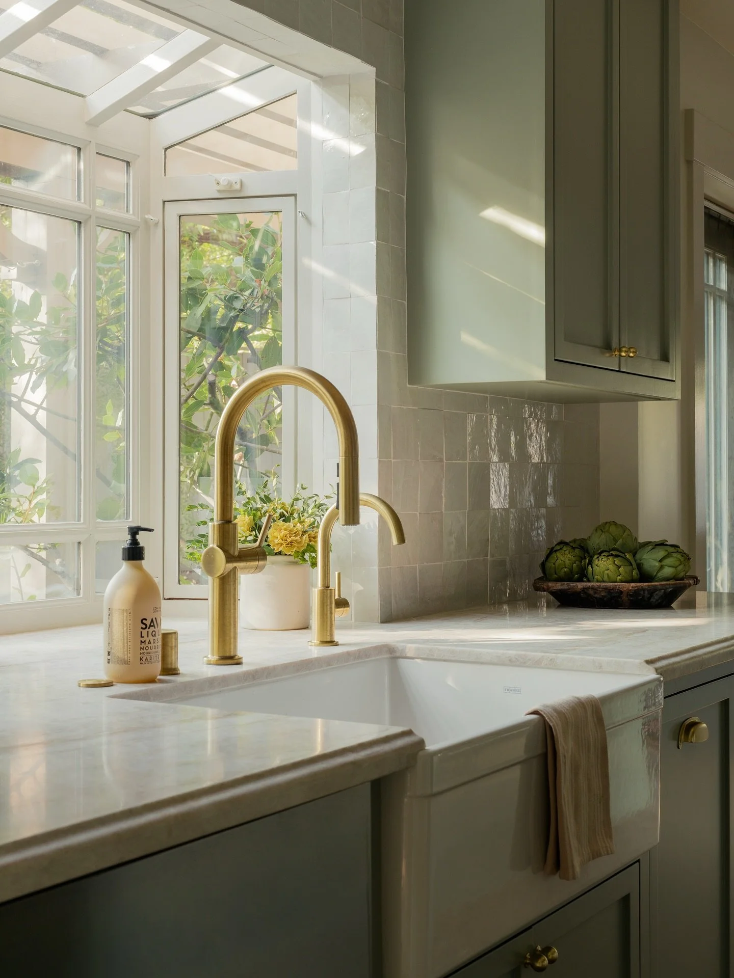 There is a whole world of BTS you never see in the final selects. The vase we move a million times, the chase for the exact right light, the simple shifts that somehow change the whole mood. Shoot days are long, but we secretly love every second of i