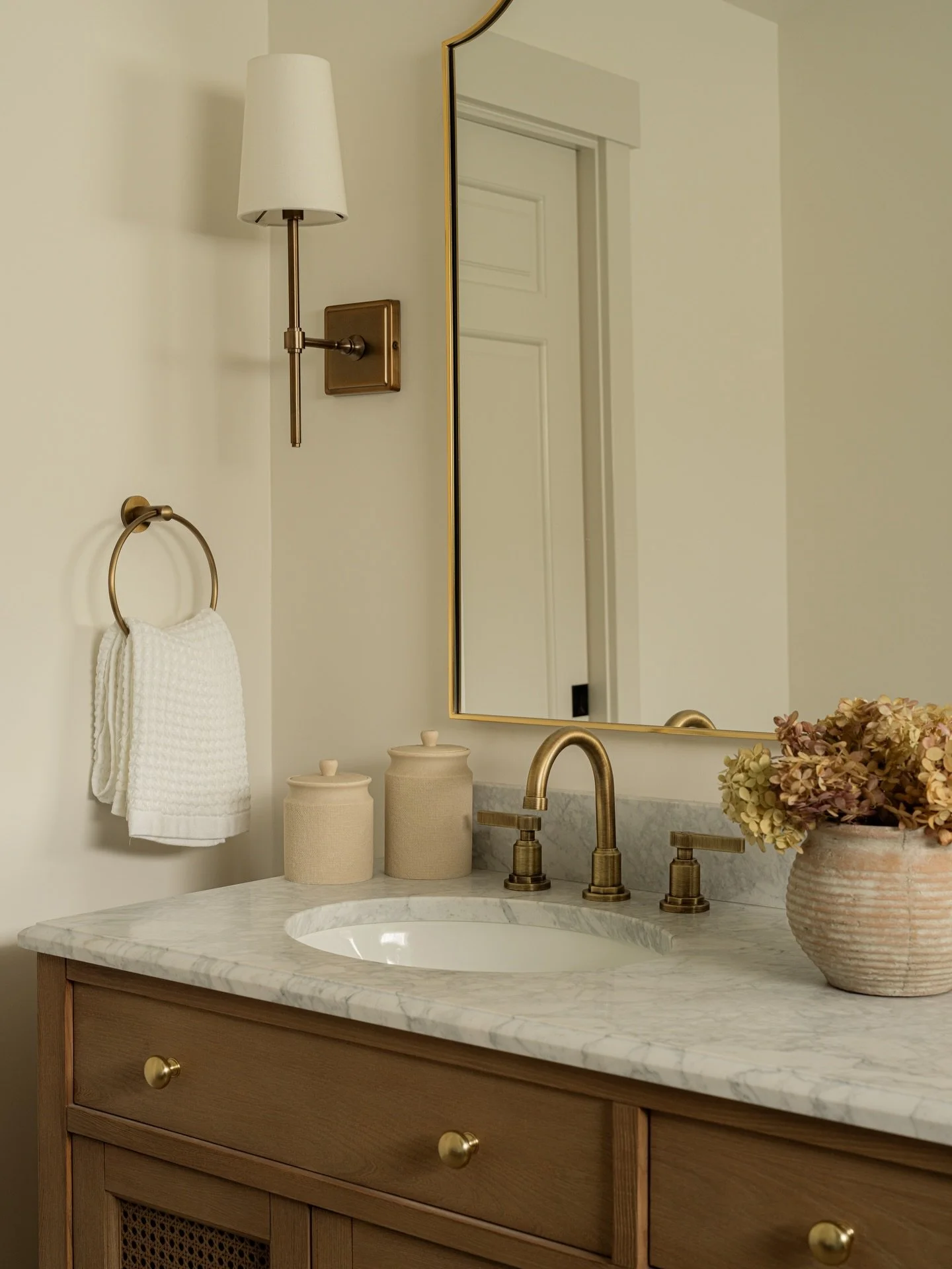 Proof that a great bath reno is basically self care for your home. Before: survival mode. After: sanctuary status. The glow up hits different when it is where you start and end your day.