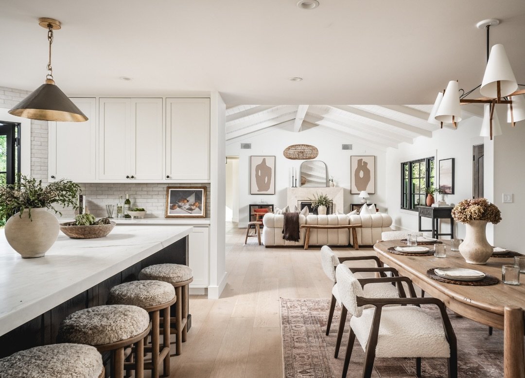 100+ STAGES THIS YEAR!
Still wrapping our heads around that number. That&rsquo;s a lot of early deliveries, unpacking and packing back up, and shelves styled and restyled until they feel just right. It&rsquo;s physical work layered with planning, pre