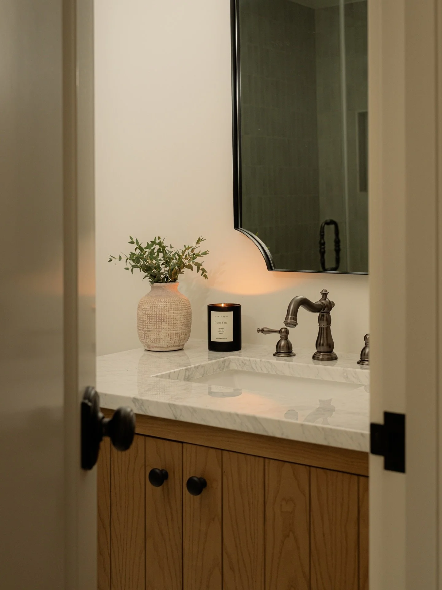 Bathrooms tend to be the quiet ones.
No big reveal energy. No furniture moment.

But come January, they matter more than ever.
They are where routines live. Where mornings begin. Where nights wind down. The bathrooms we worked on this past year were 