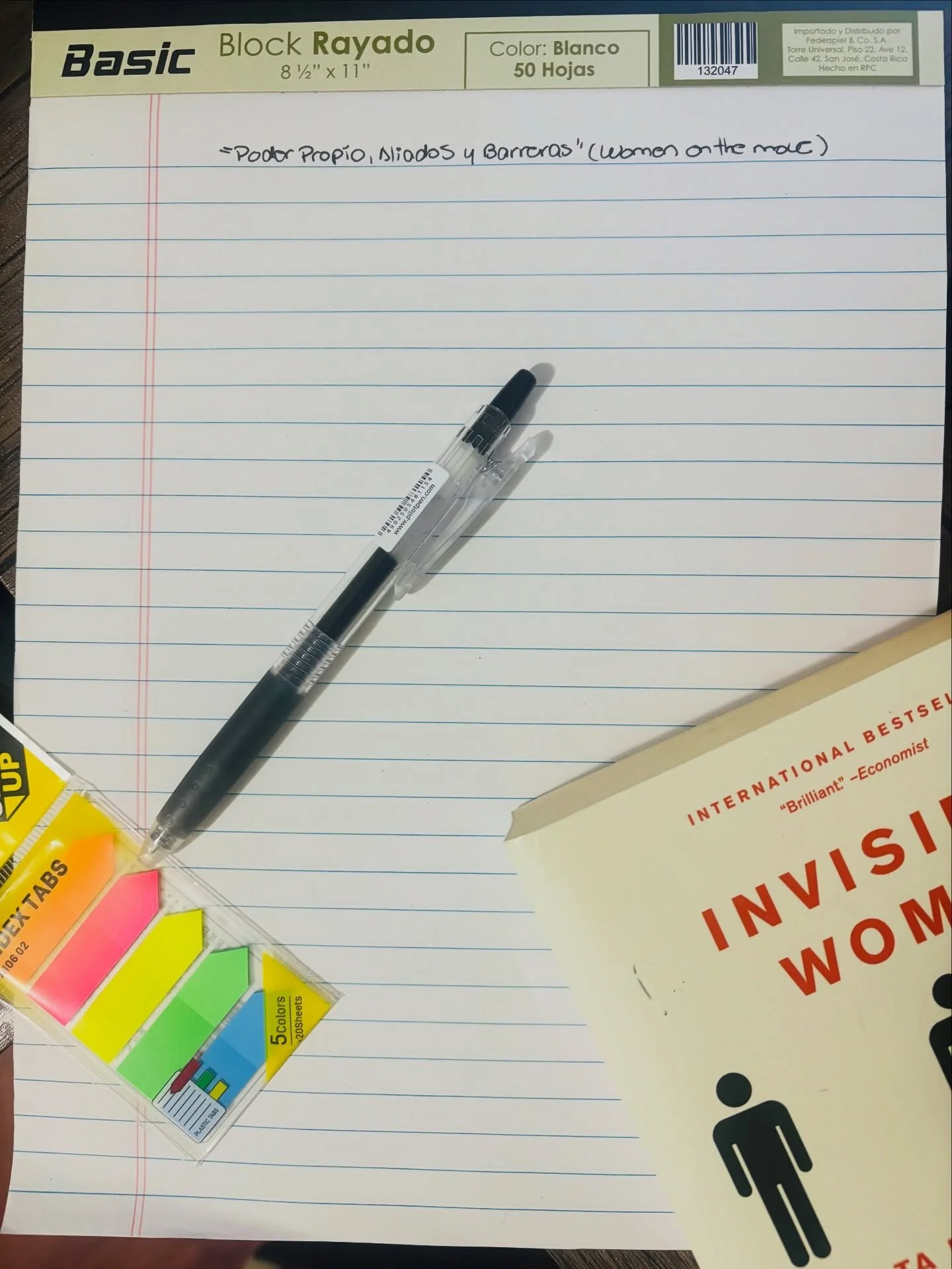 Las l&iacute;deres m&aacute;s capaces que he conocido no siempre son las que m&aacute;s avanzan.

Eso no es un problema de ellas. Es un problema de sistema. De barreras invisibles. De aliados que quieren ayudar pero no saben c&oacute;mo. De poder que