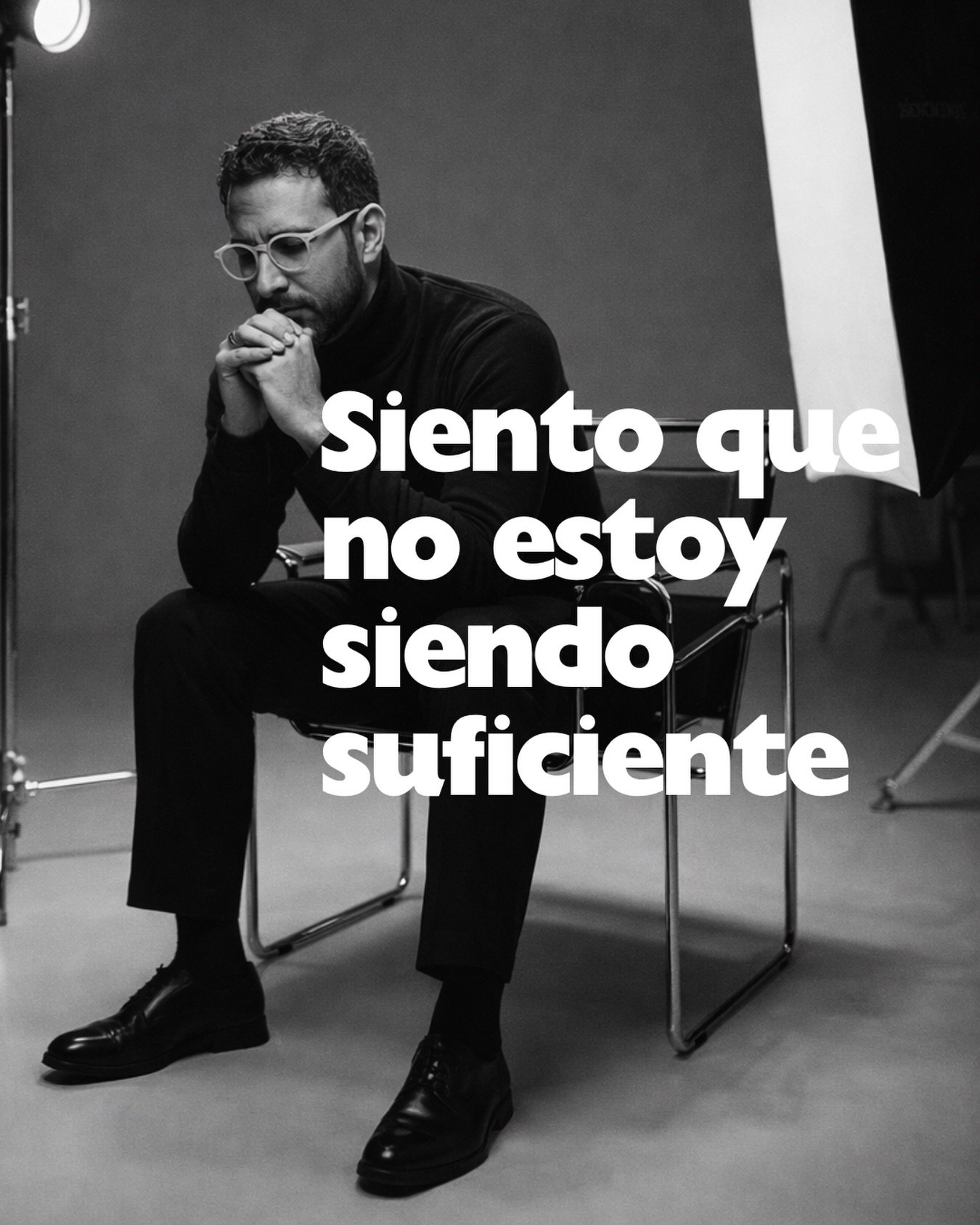 Hoy tuve una sesi&oacute;n con un l&iacute;der com resultados s&oacute;lidos y reputaci&oacute;n intachable.

Y en los primeros 10 minutos me dijo esto:
&ldquo;Siento que no estoy siendo suficiente.&rdquo;

Le pregunt&eacute; que a su alrededor lo ll