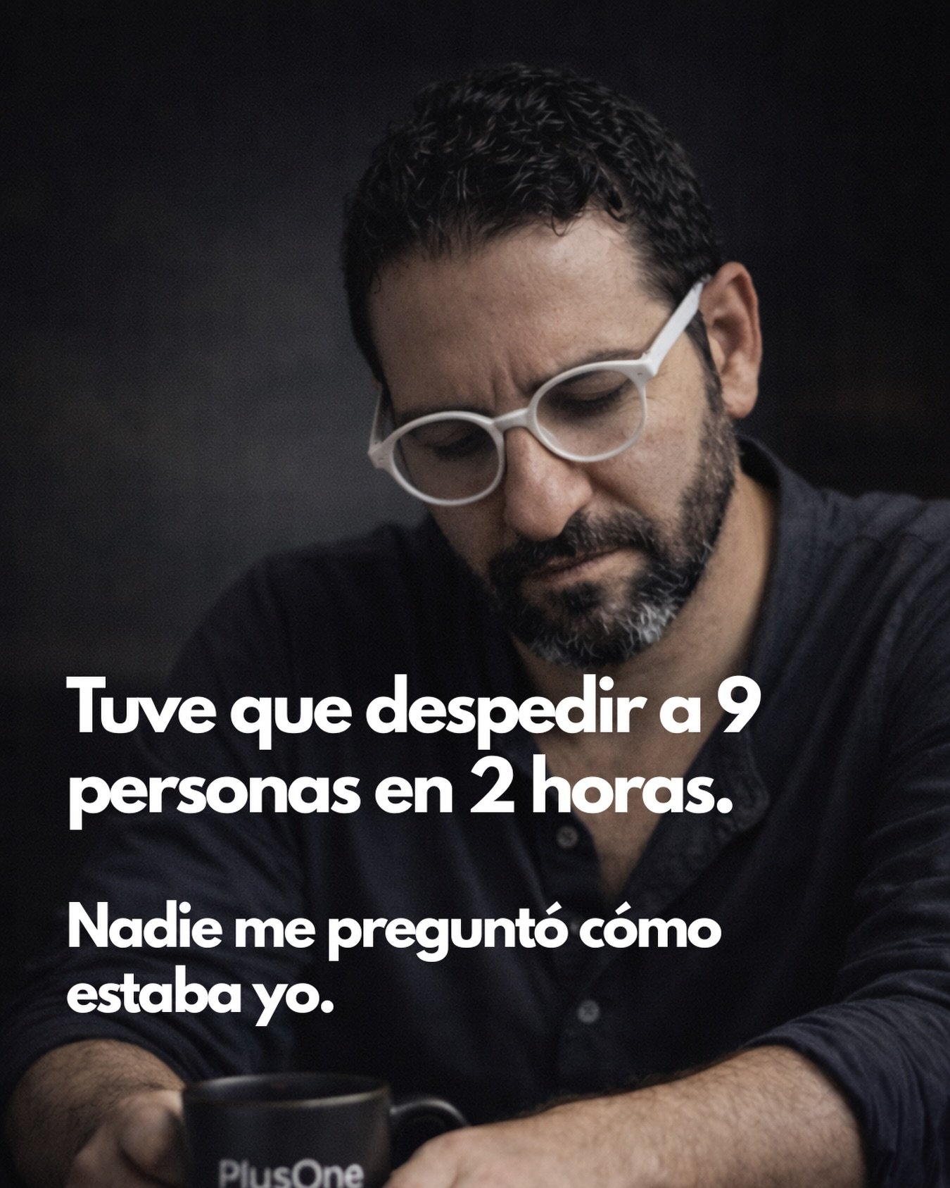 Tuve que despedir a 9 personas en 2 horas... hace varios a&ntilde;os. Uno por uno.

Hay algo que no se habla suficiente sobre el liderazgo. La carga emocional que viene con &eacute;l.

No la presi&oacute;n de los resultados. No las decisiones estrat&