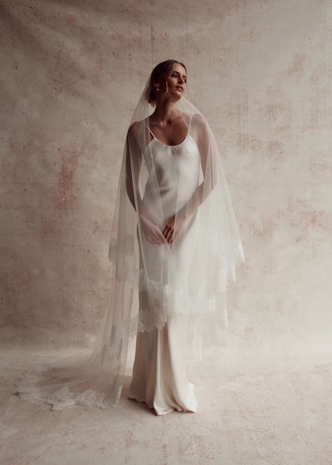Harper | Lace Trimmed Veil