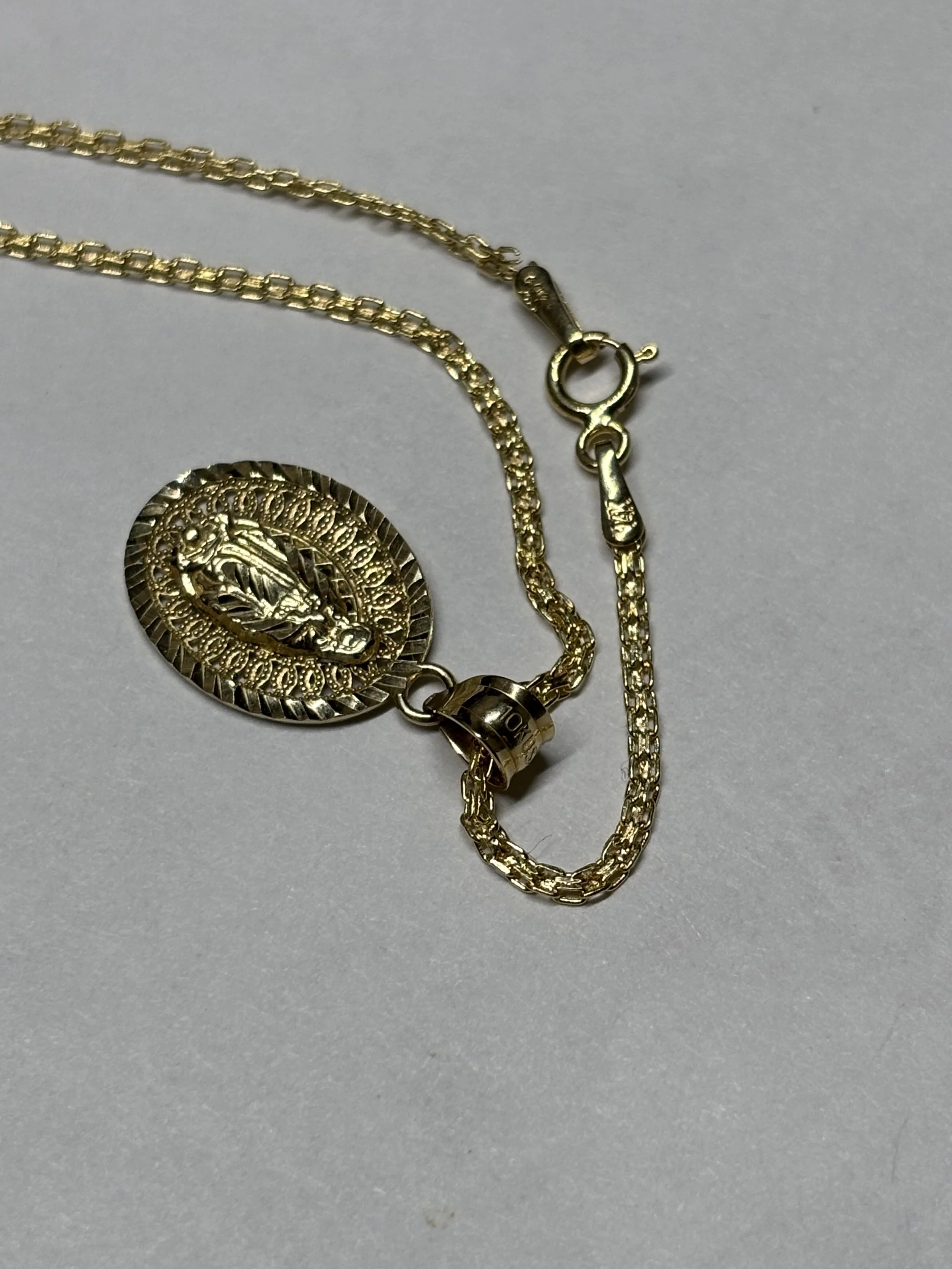 14k Yellow Gold Bismark Pendant Set - 16 inches