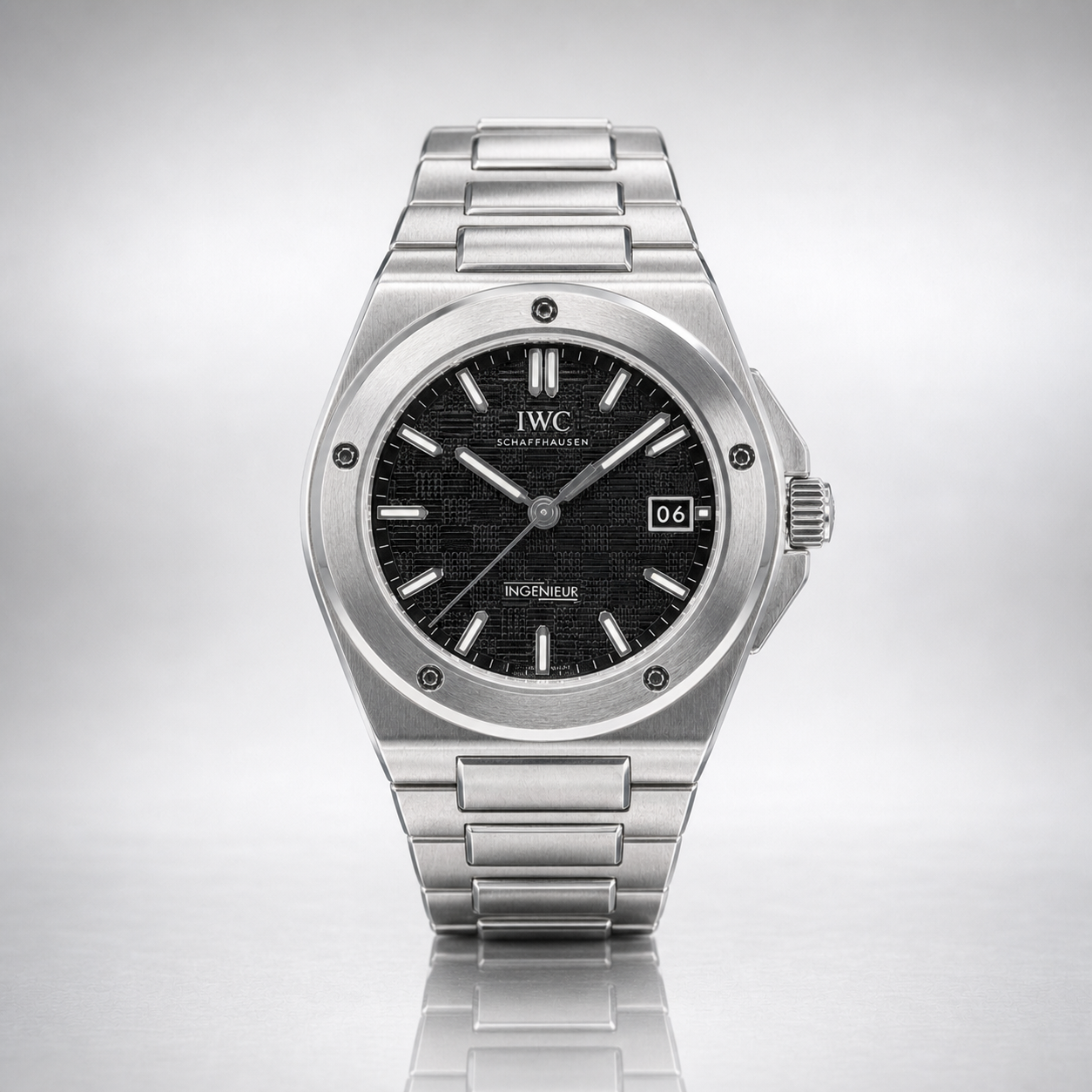 2024 IWC IW328901 Ingenieur Automatic 40 Black Dial Full Set