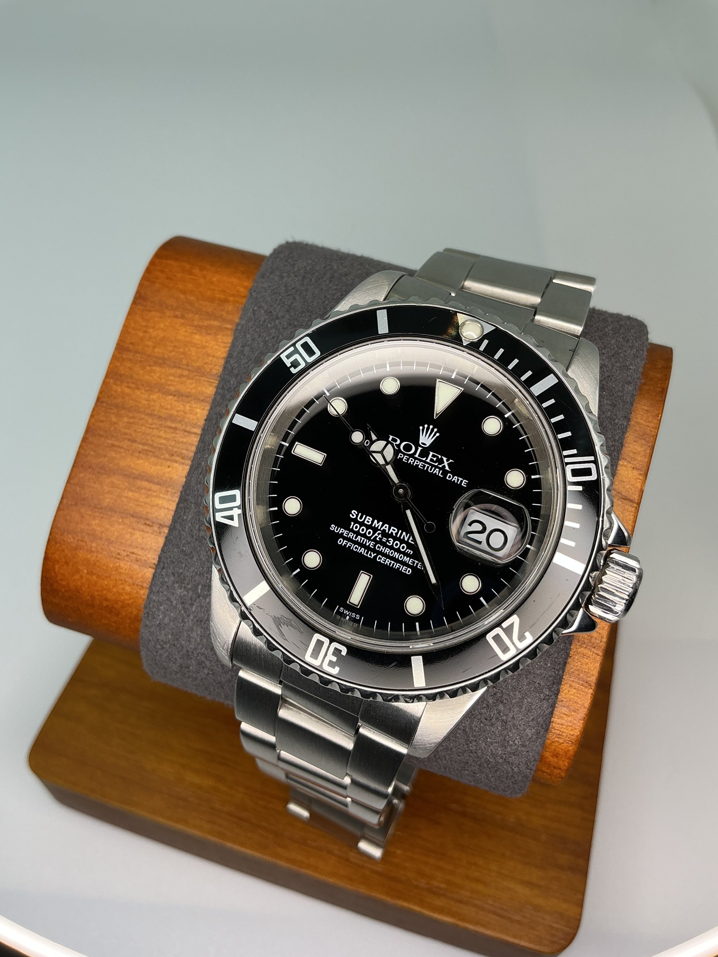 Rolex Submariner 16610 Swiss only dial 1999