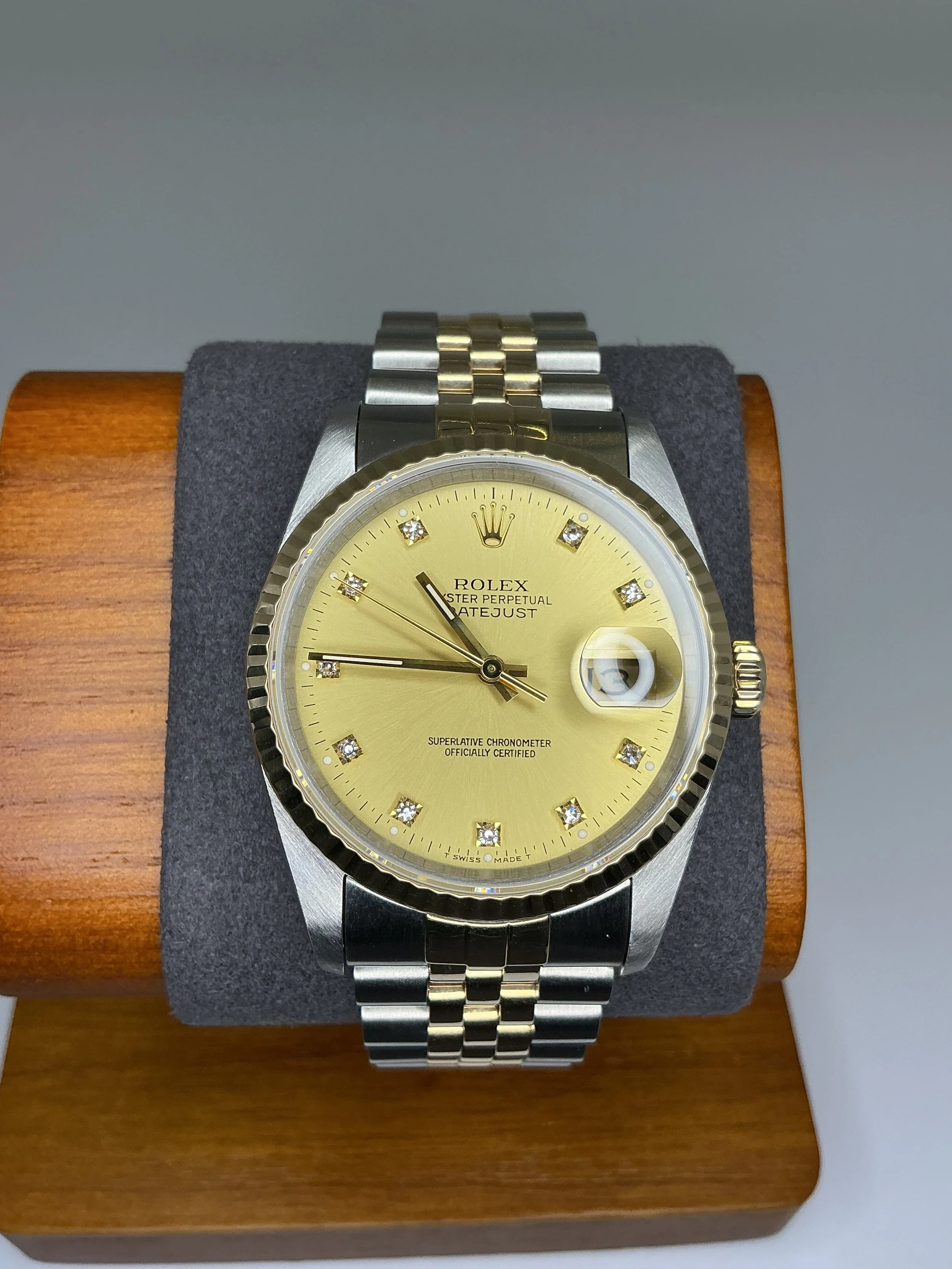 Rolex Datejust 36 Ref. 16233 — Champagne Diamond Dial | Box Included