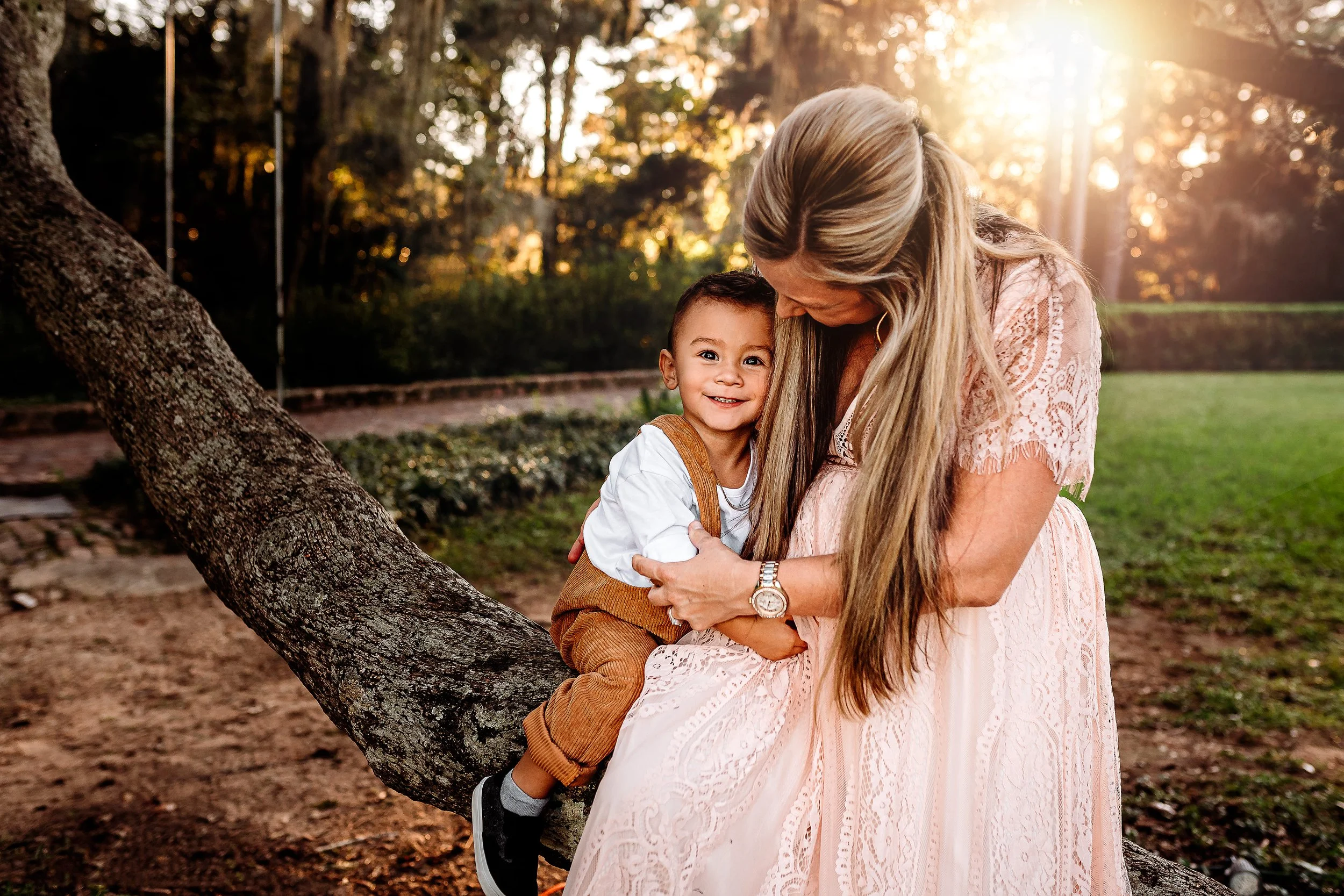 Outdoor natural light sunset maternity photography session at Alfred B. Maclay Gardens State Park in Tallahassee, Florida