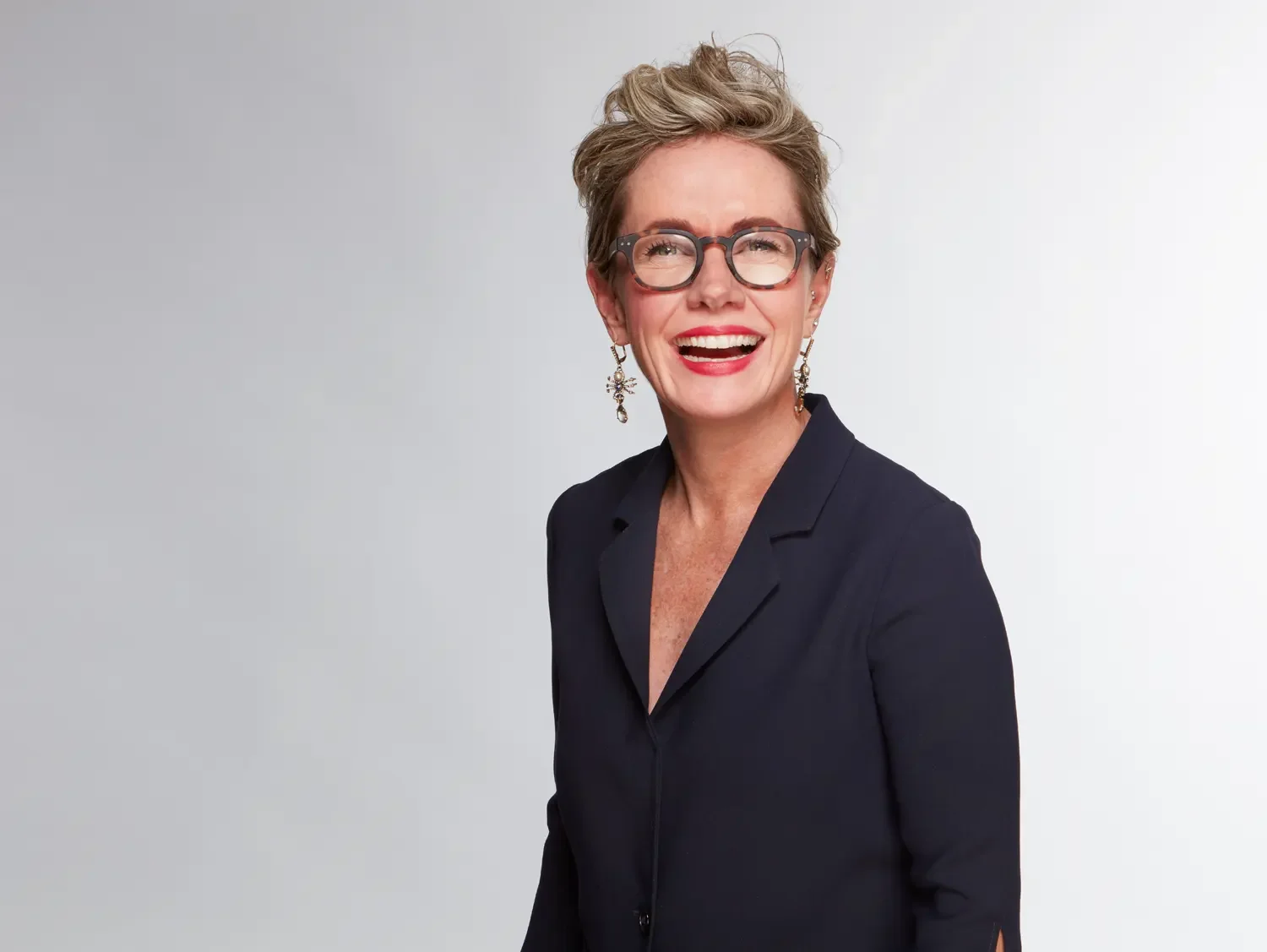 london-financial-services-staff-headshots.webp