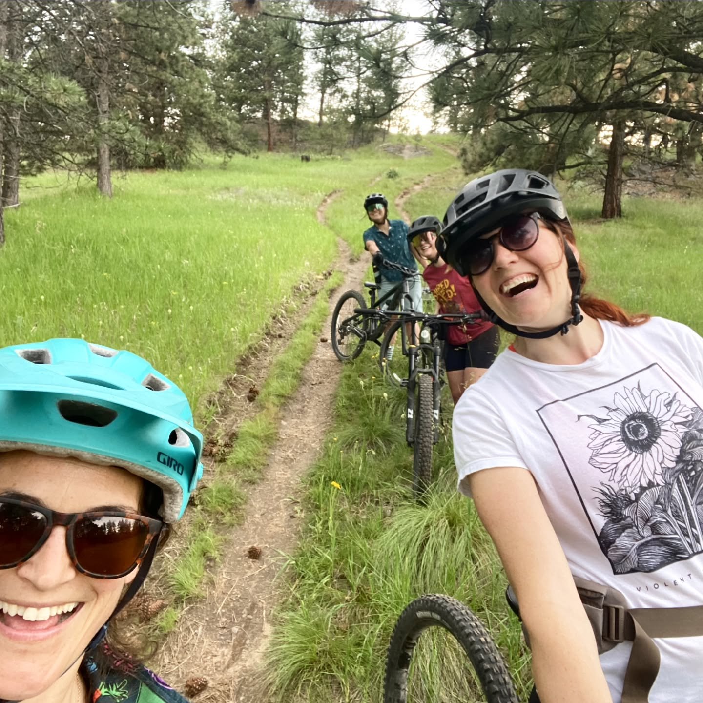 There were MT Alpha Women+ all over msla on bikes last night! First time our group rides didn't get rained out in a minute 🌤 and everyone stayed (pretty) dry and got home before the 🌩

MTB at Blue, Gravel in the Snake, and Race Team Road up Butler 
