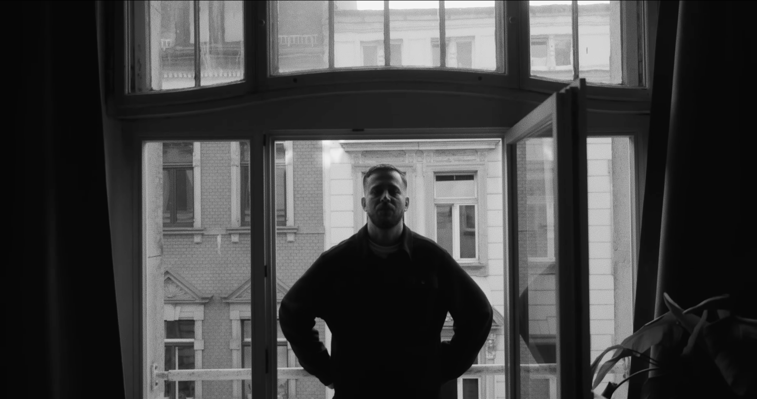 DÖLL - SIEH MICH AN
