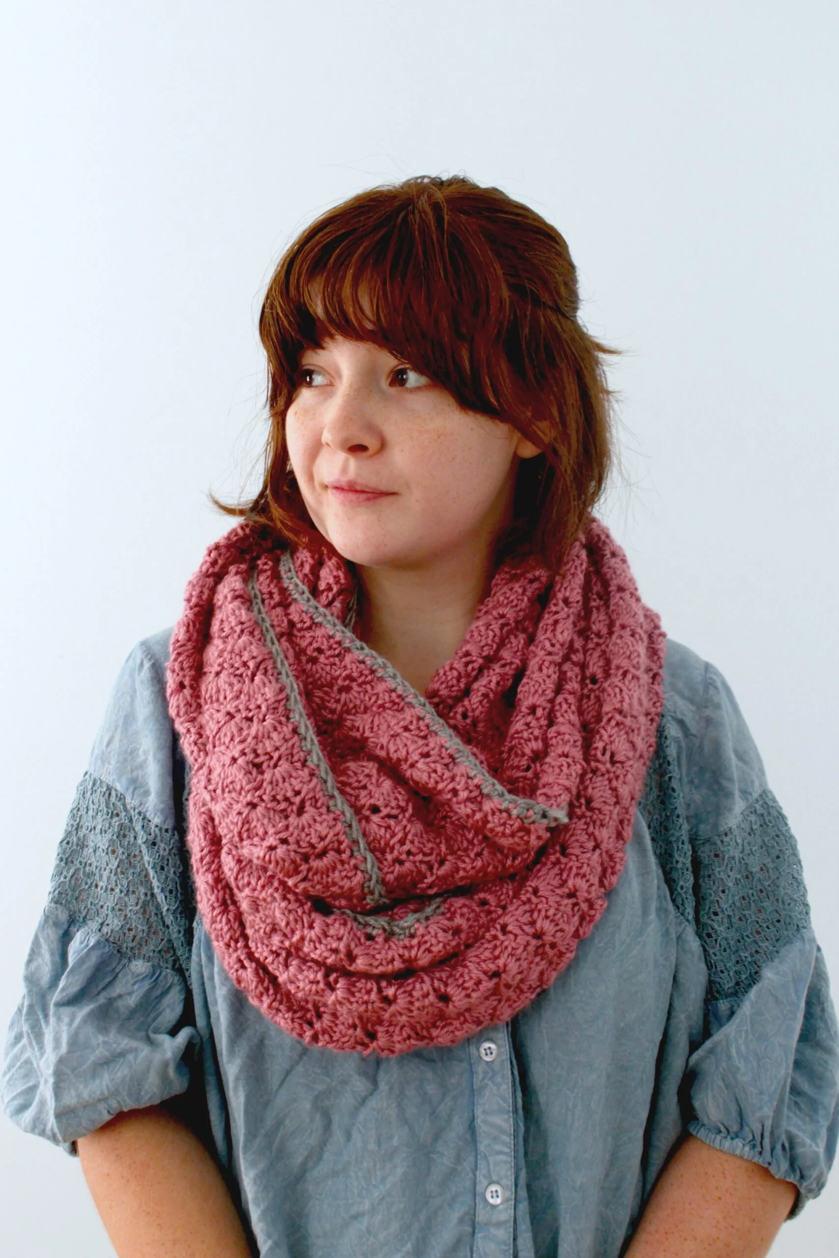 Free Pattern: Big Crochet Shell Stitch Infinity Scarf