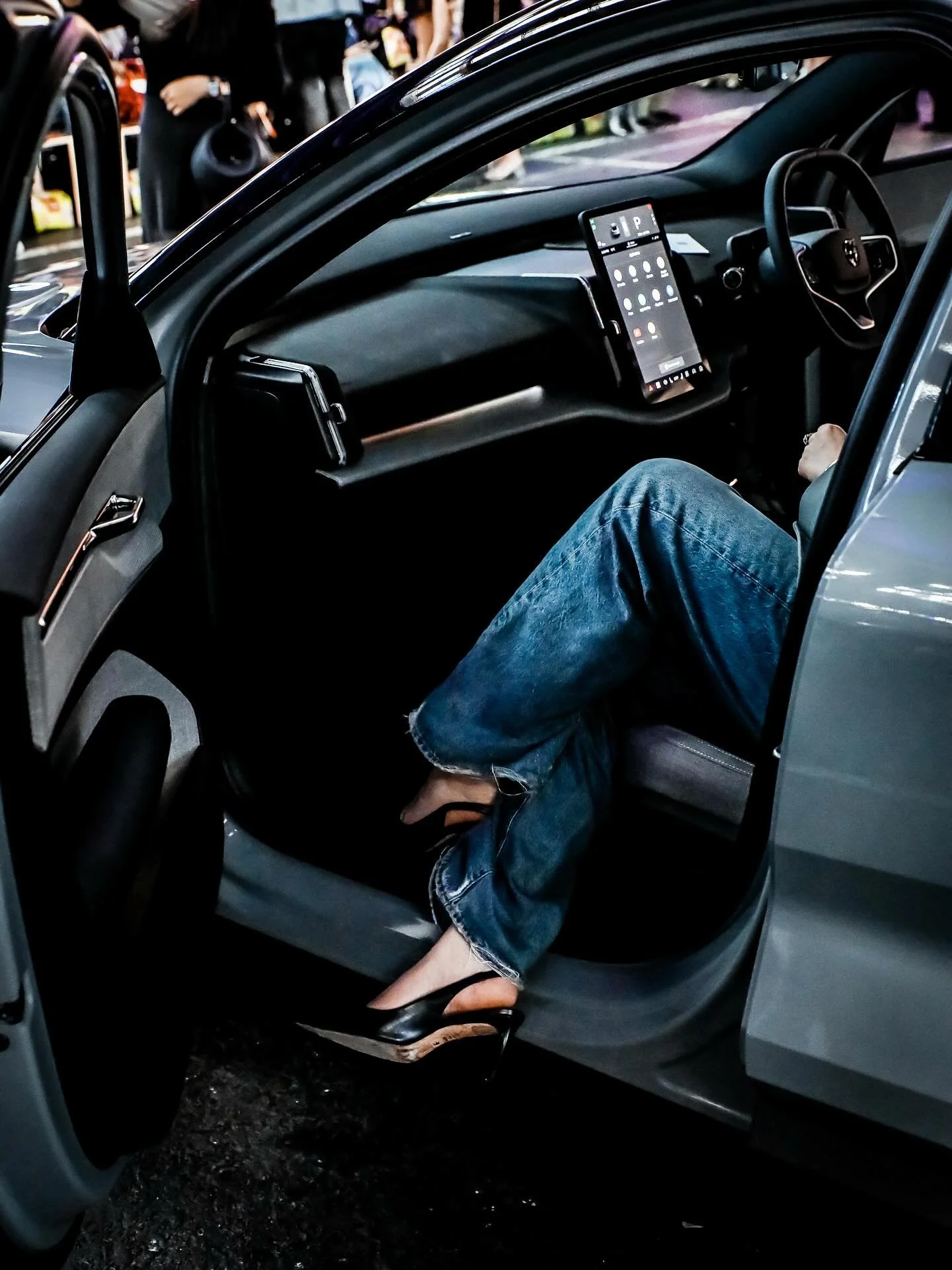 Big statements. Small impact.
The EX30 front row at Melbourne Fashion Week, celebrating design that moves with purpose.