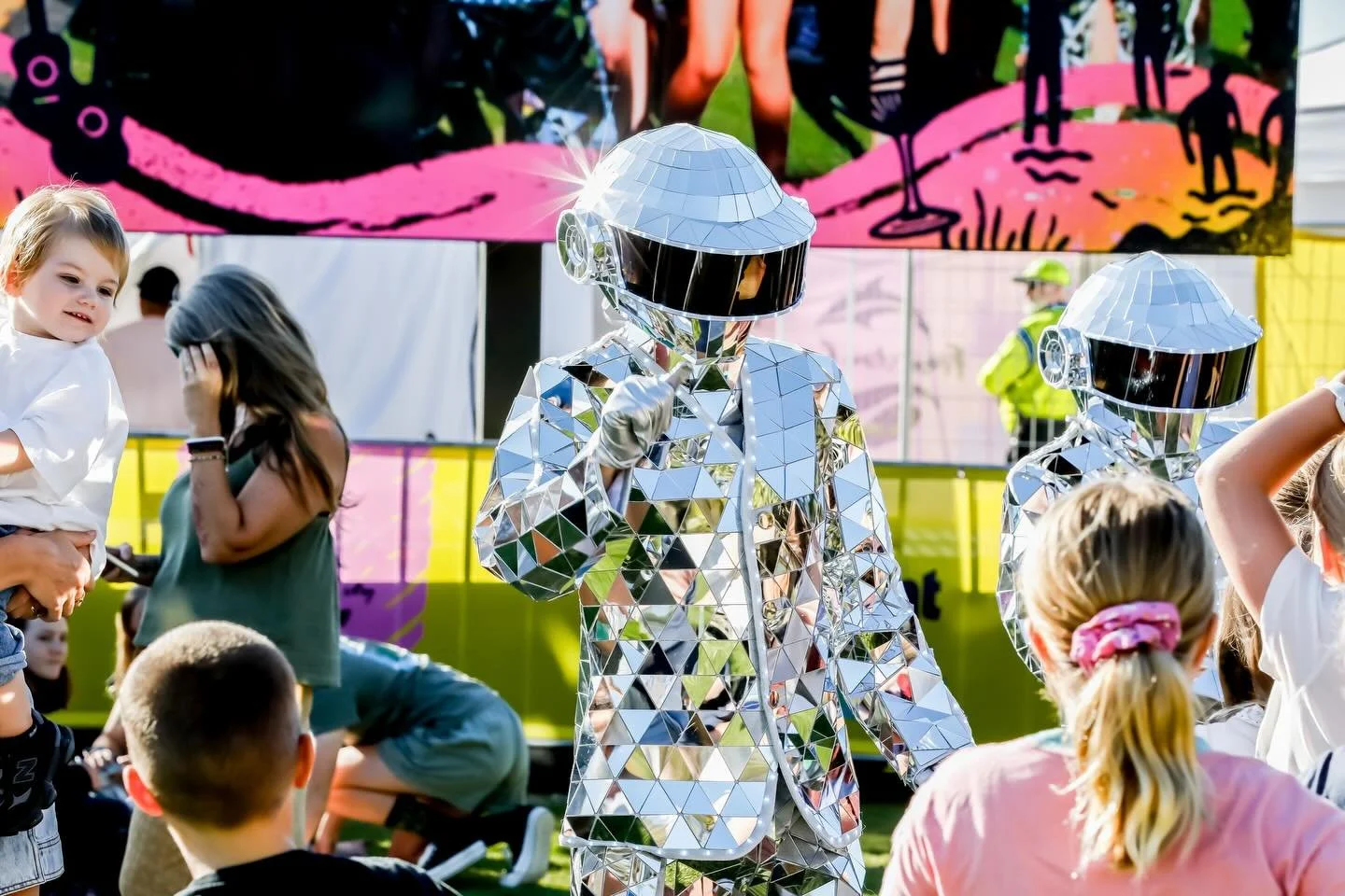 Community buzzing, music flowing, and the waterfront alive. ☀️ 🎵 

@waterfrontfest