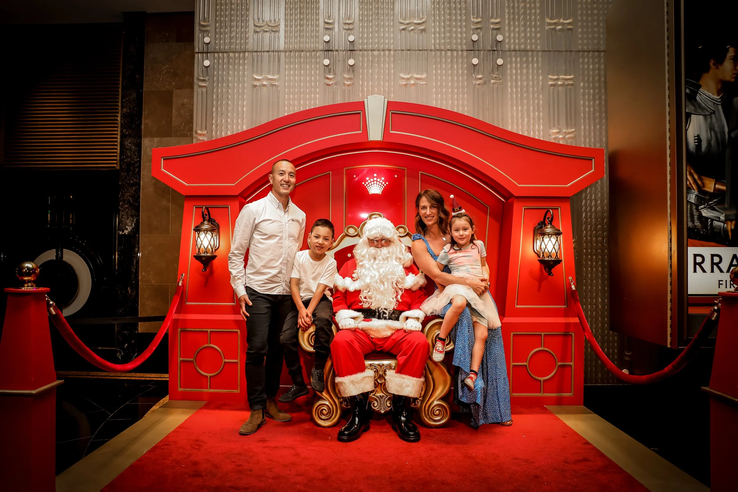 CROWN-CHRISTMAS-2024-01.jpg
