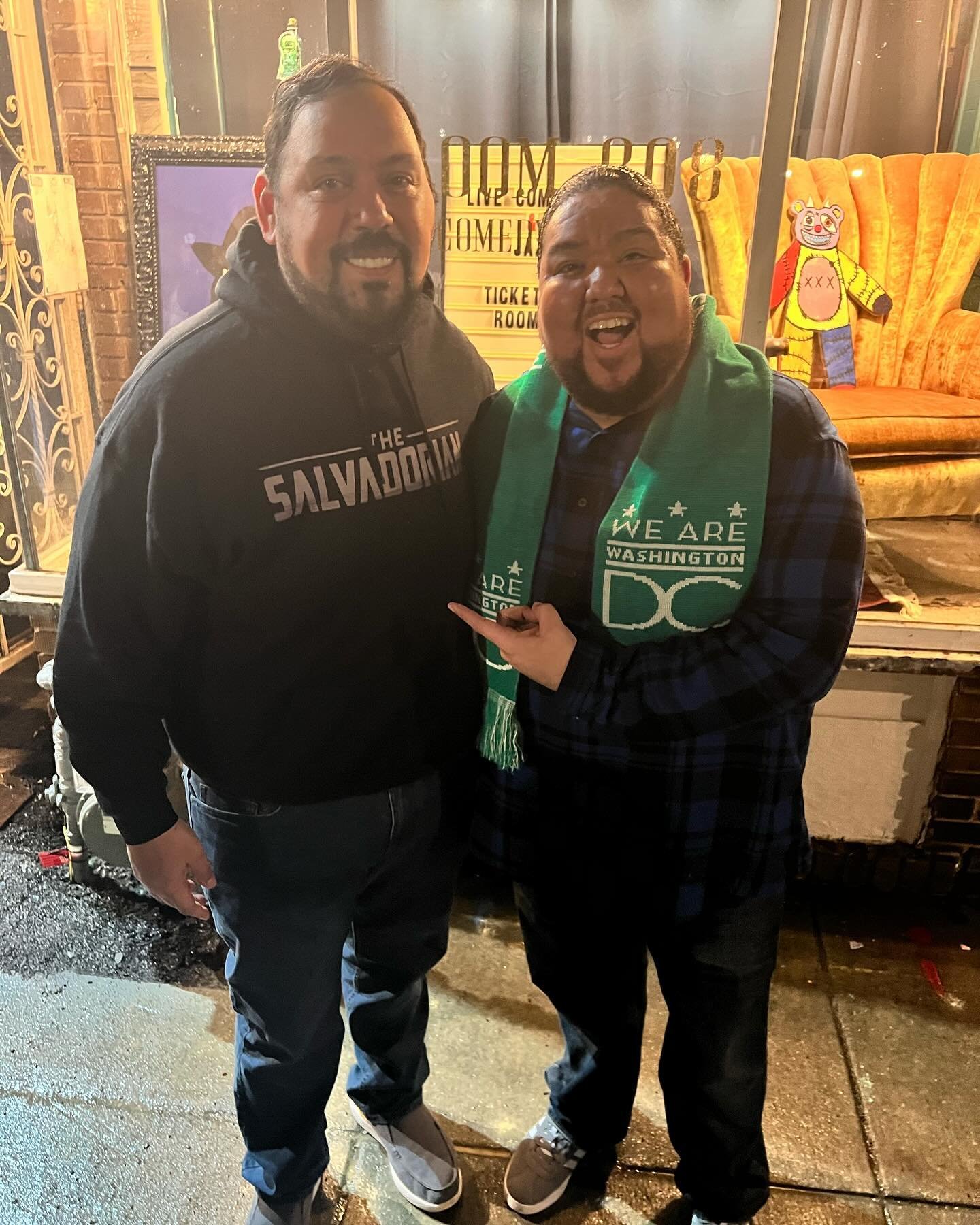 Congrats to @hoozay for selling out two shows in his first visit to the DMV. Shout to all the other comics as well, @nlsonfuentes @tresolocomedy_ @martinamini @bayuncos for a hilarious time. Definitely was a night of Salvadoran Pride. Checkout his sp