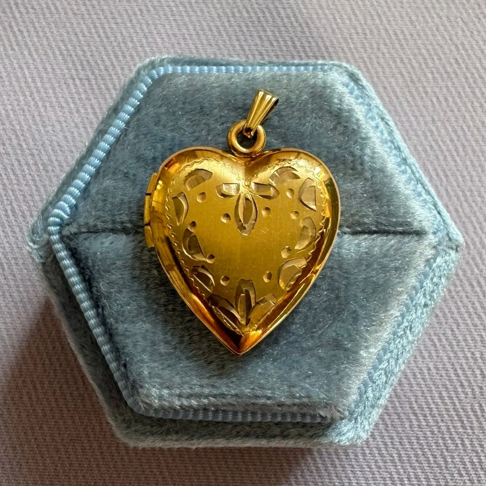 Etched Rounded Gold Tone Locket
