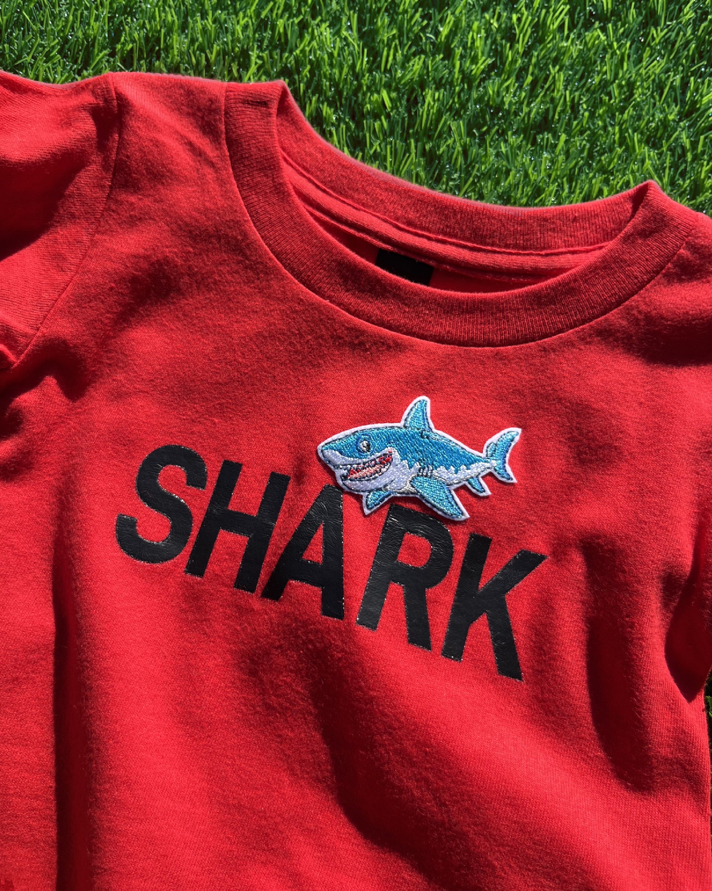 Red Shark (2t)
