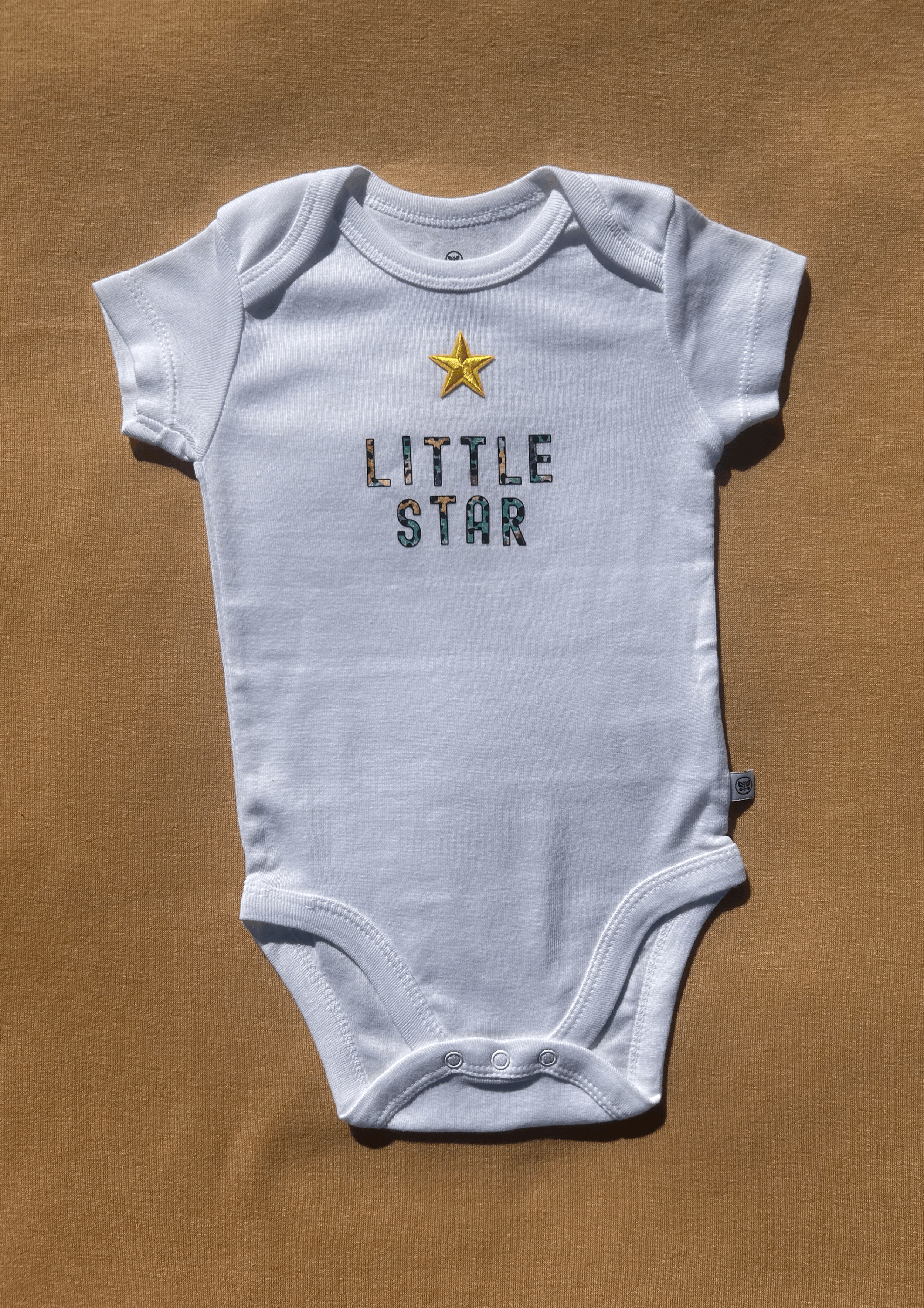 Little Star Organic Cotton Onesie size 3 to 6 months