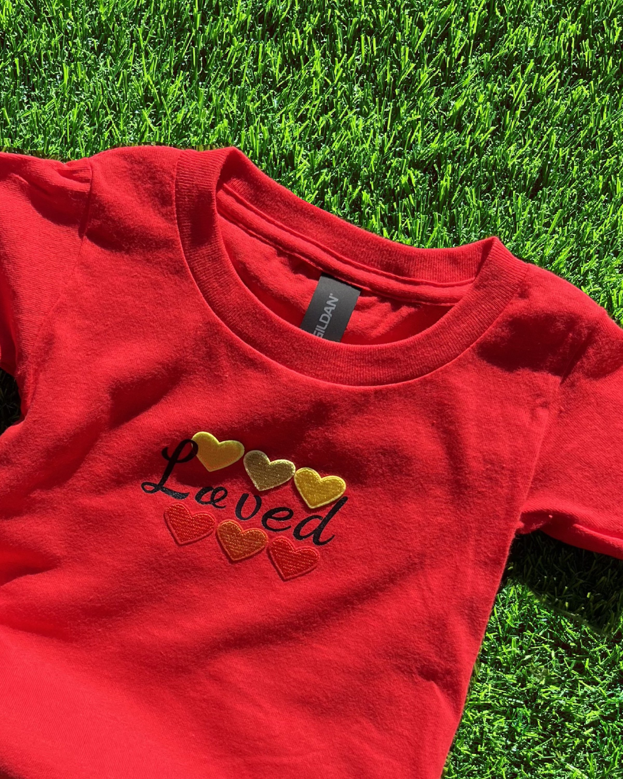 Red "Loved" (2t)