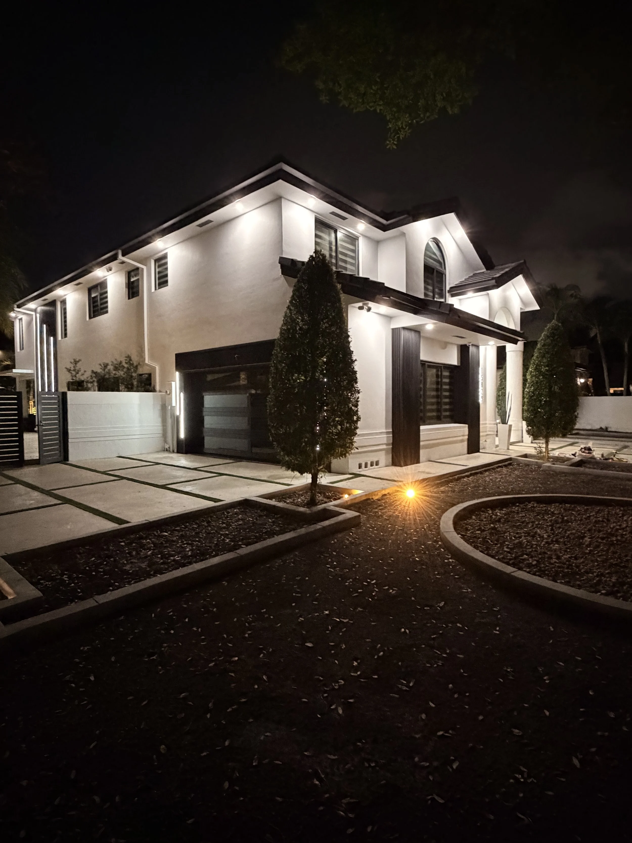 SIDE VIEW MIAMI LAKES.jpg