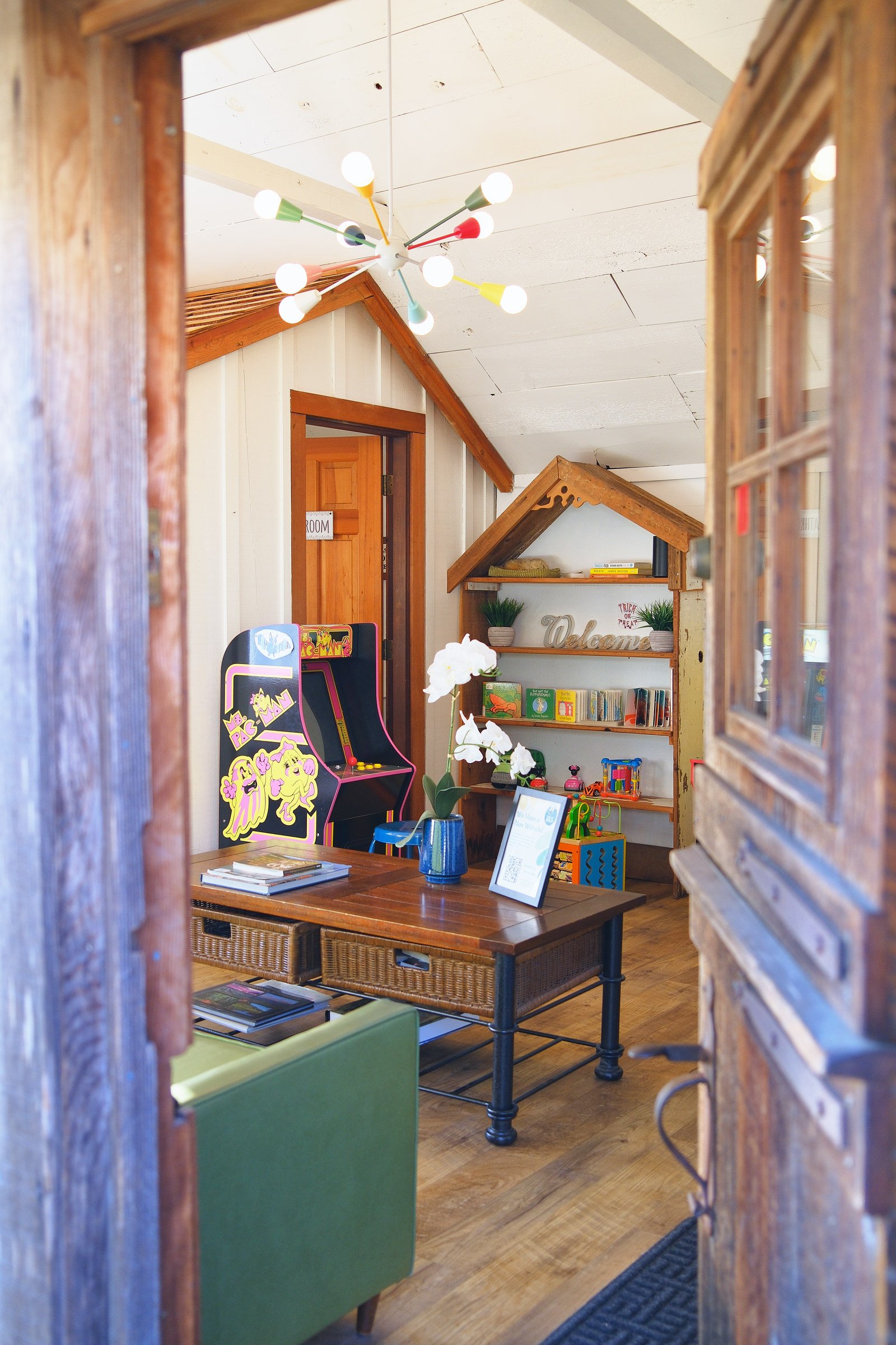 04-Doorway-into-waiting-room-web.jpg