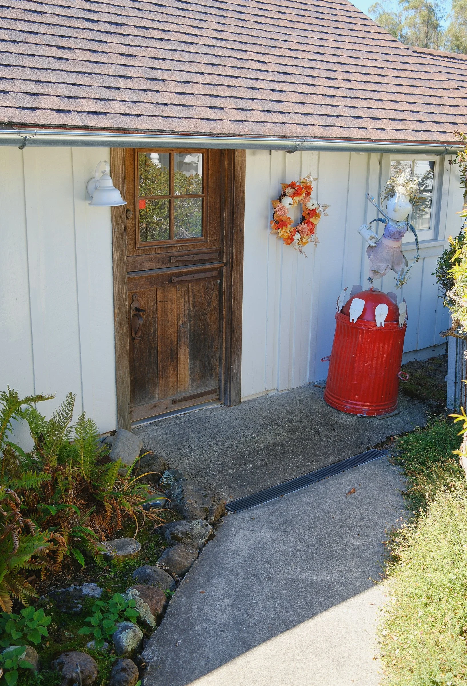03-Front-entrance-web.jpg