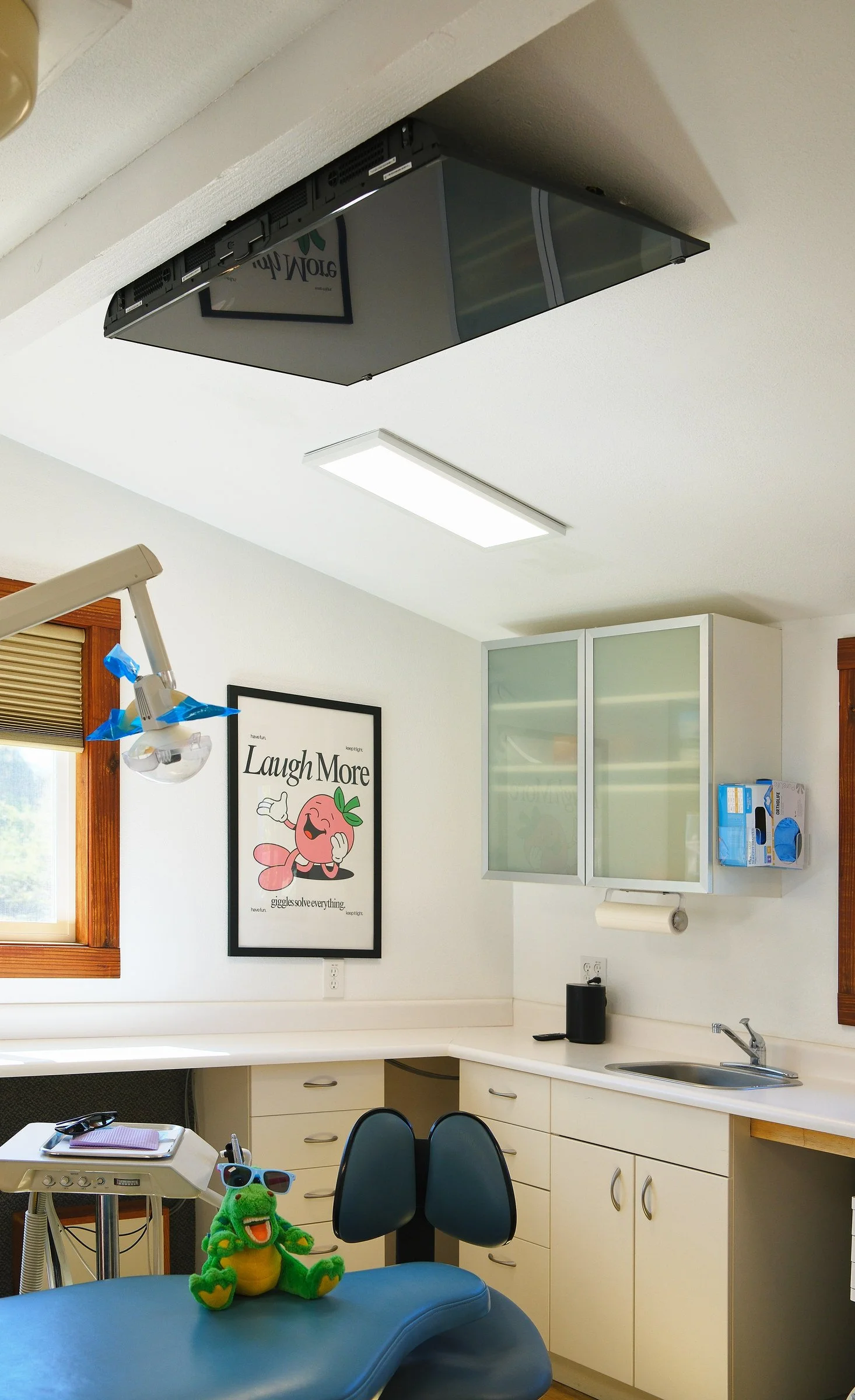 11-Treatment-room-ceiling-TV-web.jpg