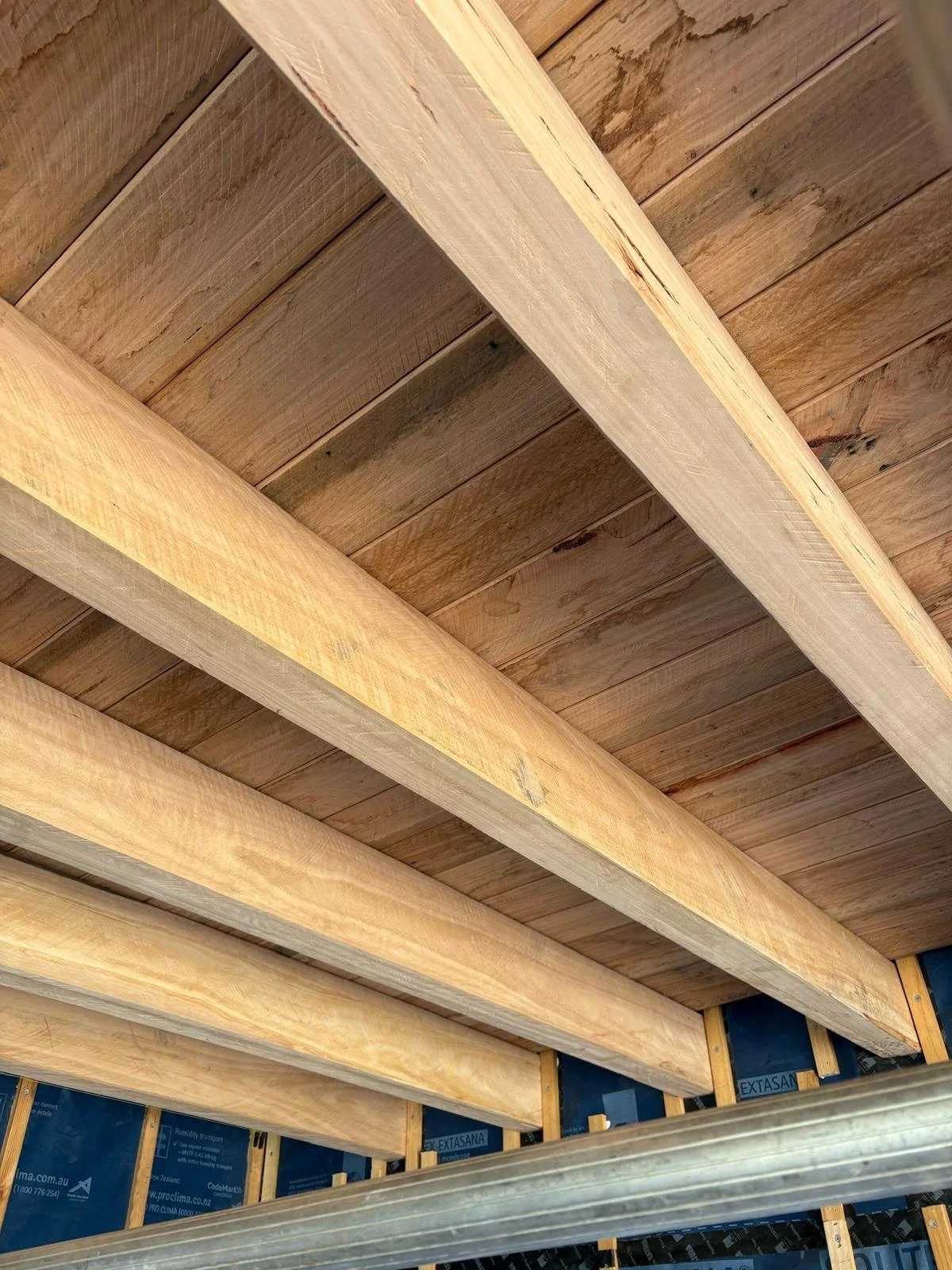 Ceiling detail at Nevada. From logs on the mill, to seeing this stringy bark installed onsite, nothing better!! @ollywatson @crowe.mac @whatstewing 🔨 🪵