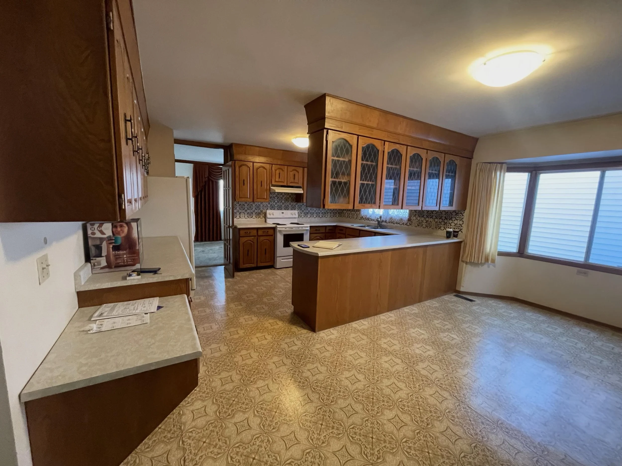 06-residential-kitchen-before-renovation.jpg
