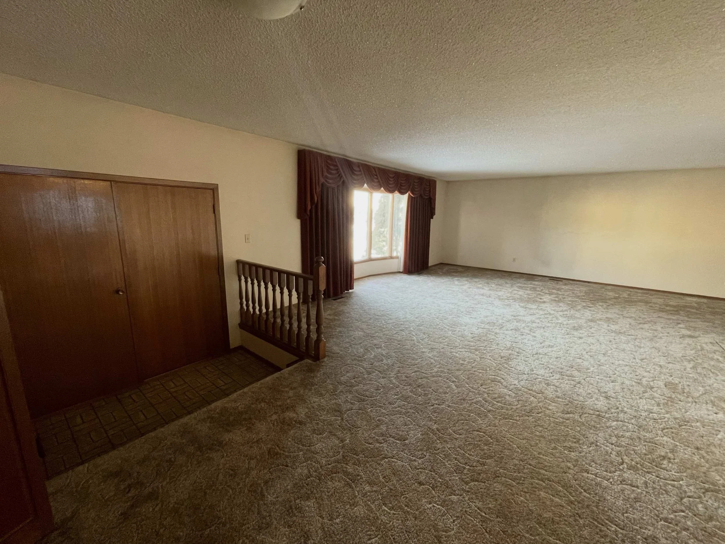 07-residential-living-area-before-work.jpg